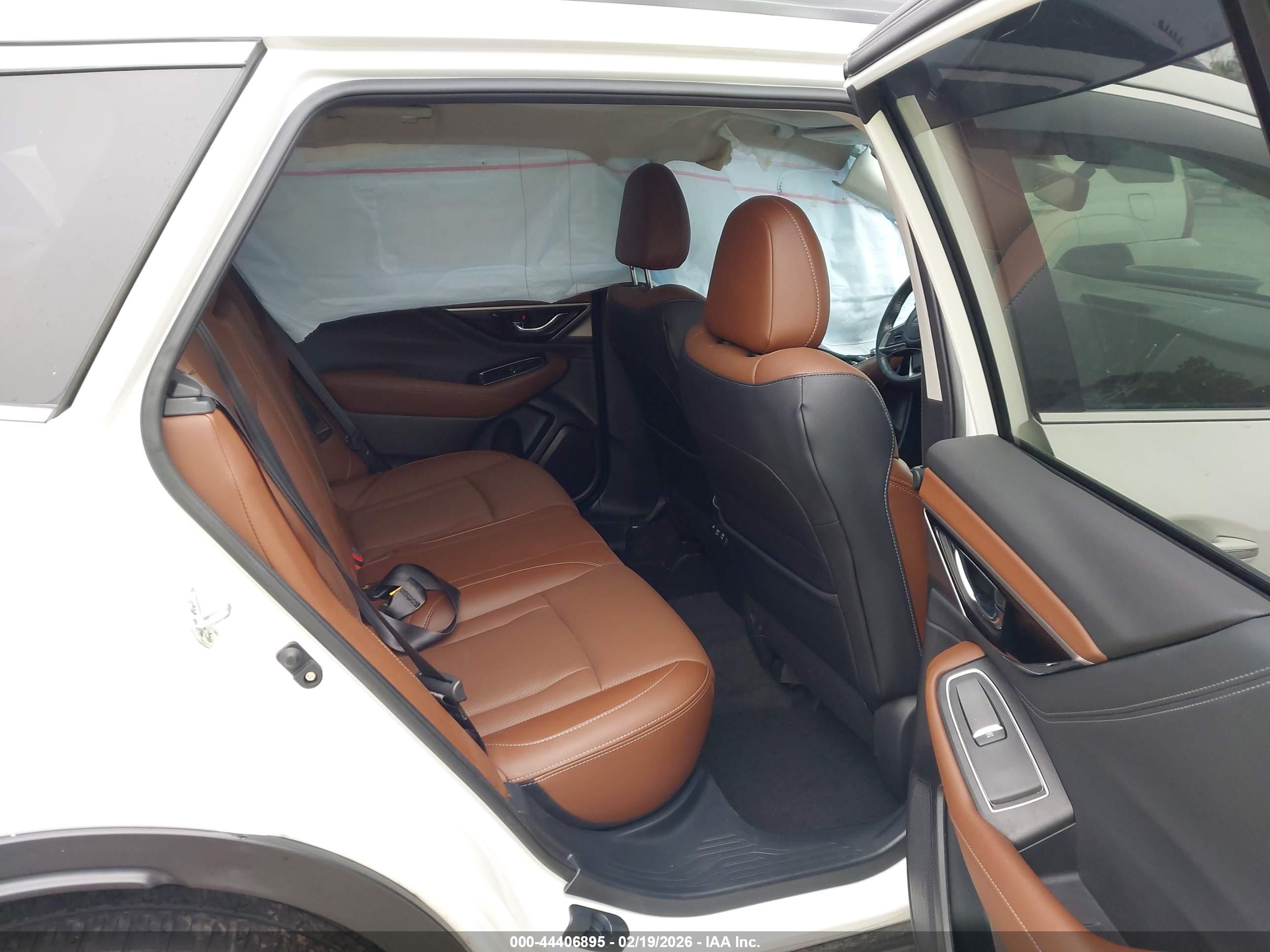 SUBARU OUTBACK image 8