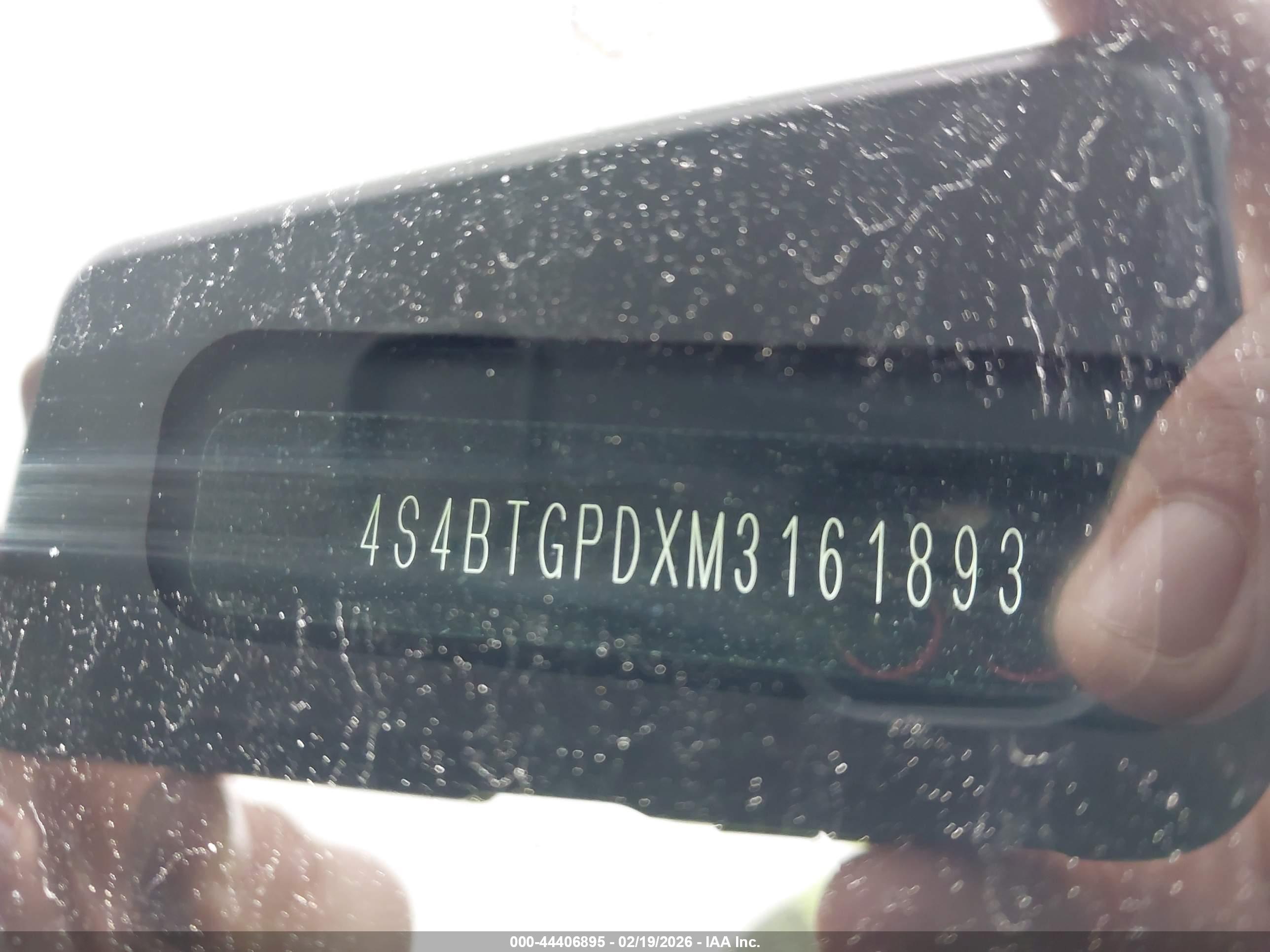 SUBARU OUTBACK image 9