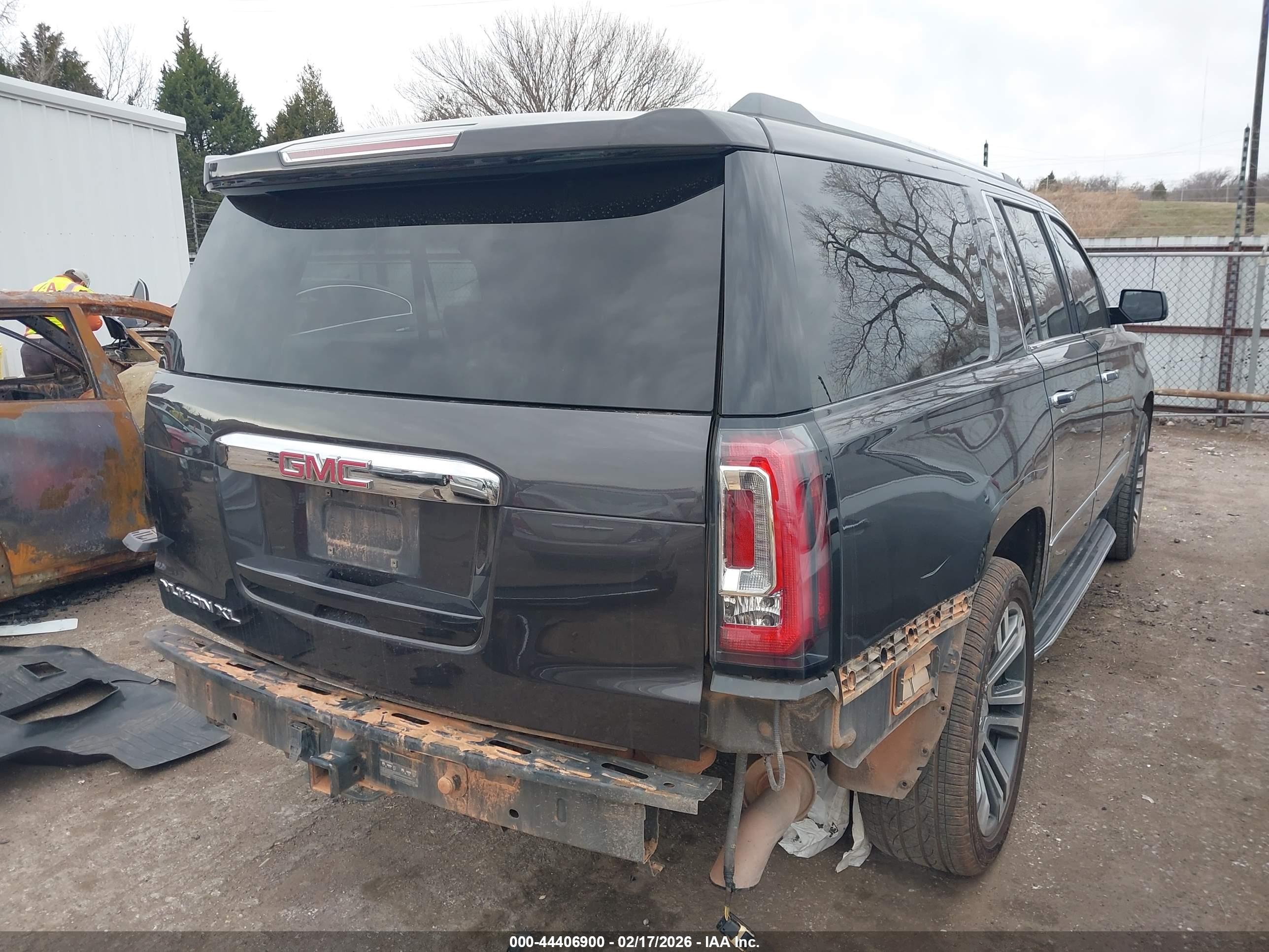 GMC YUKON image 4