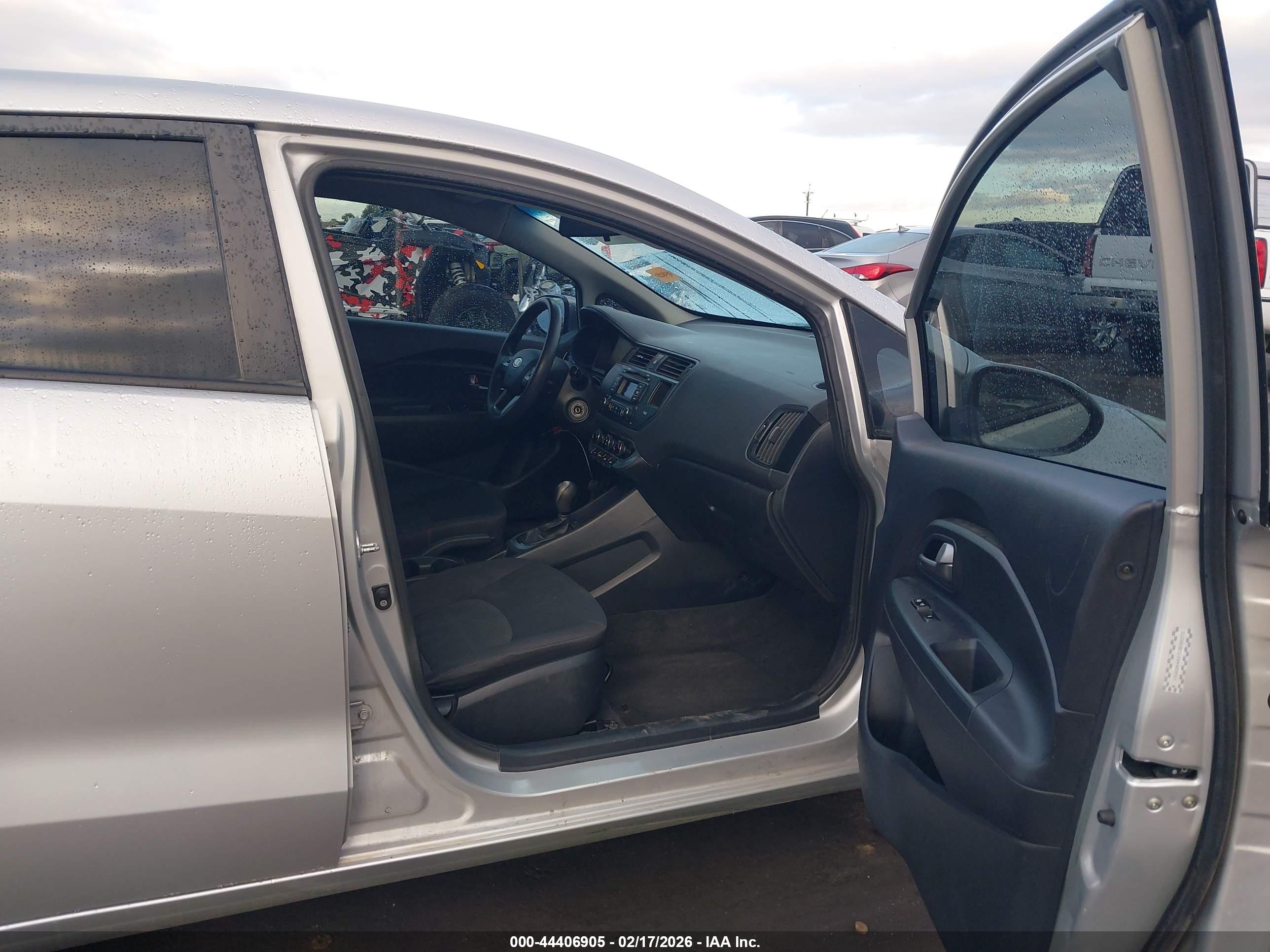 KIA RIO image 5