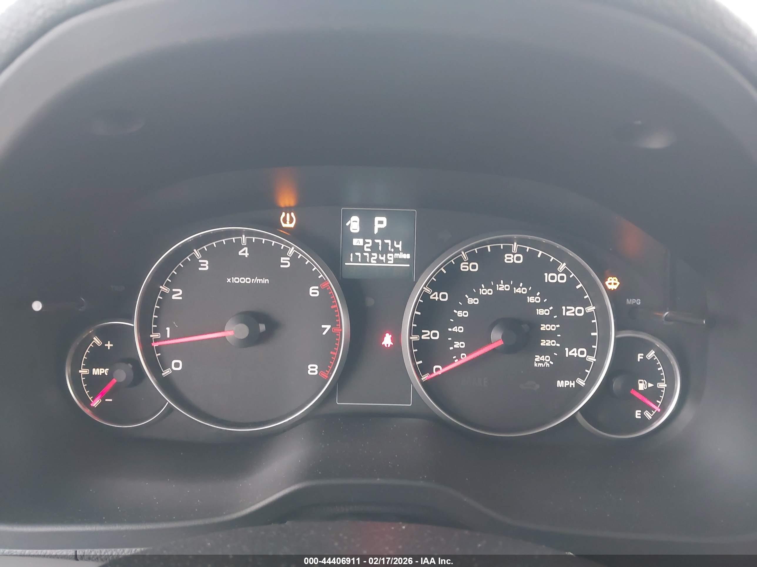SUBARU OUTBACK image 7