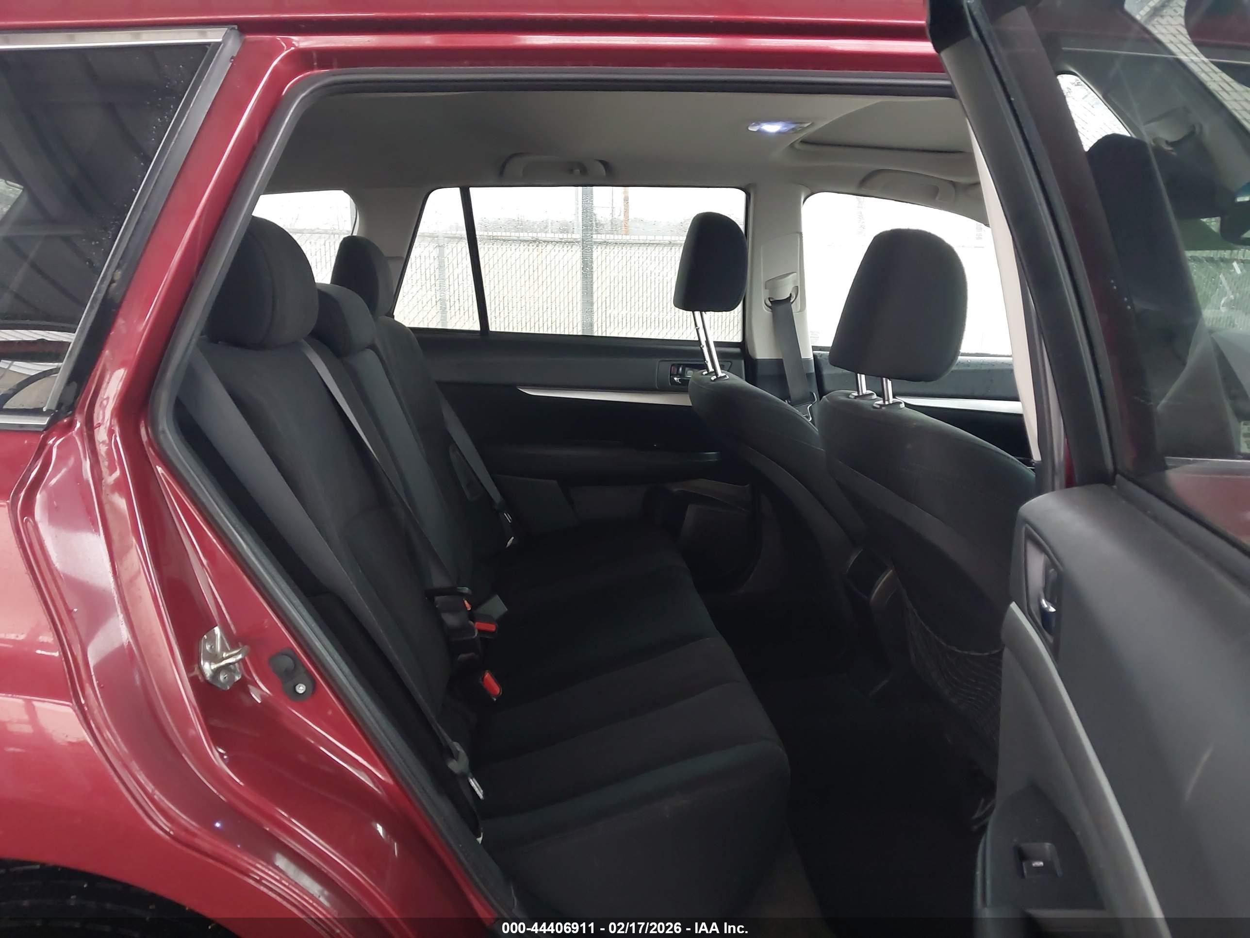 SUBARU OUTBACK image 8