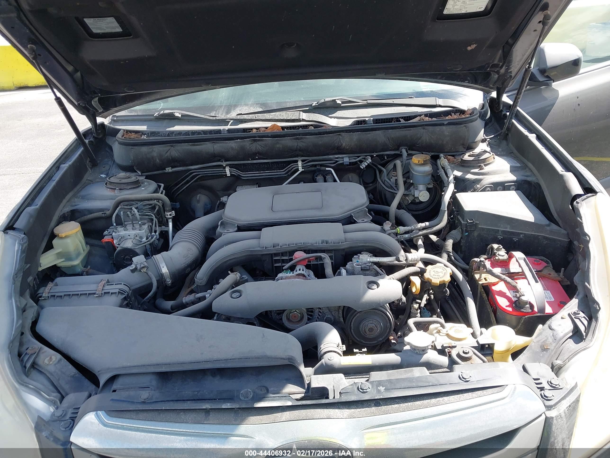 SUBARU OUTBACK image 10