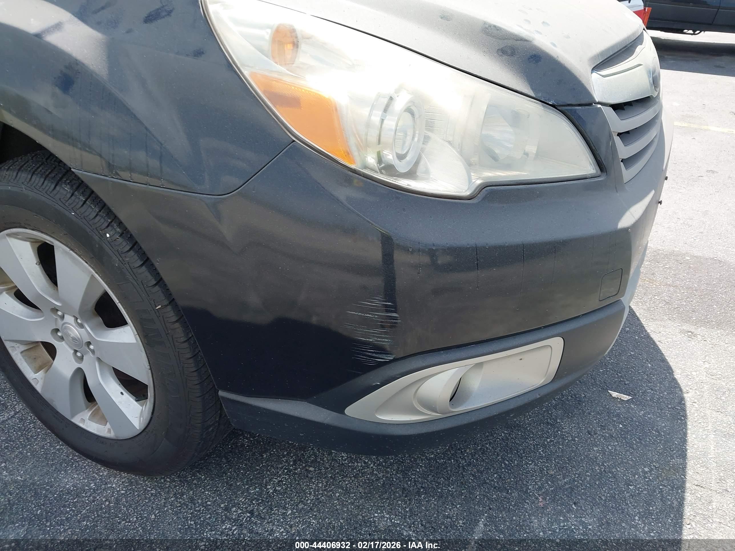 SUBARU OUTBACK image 6