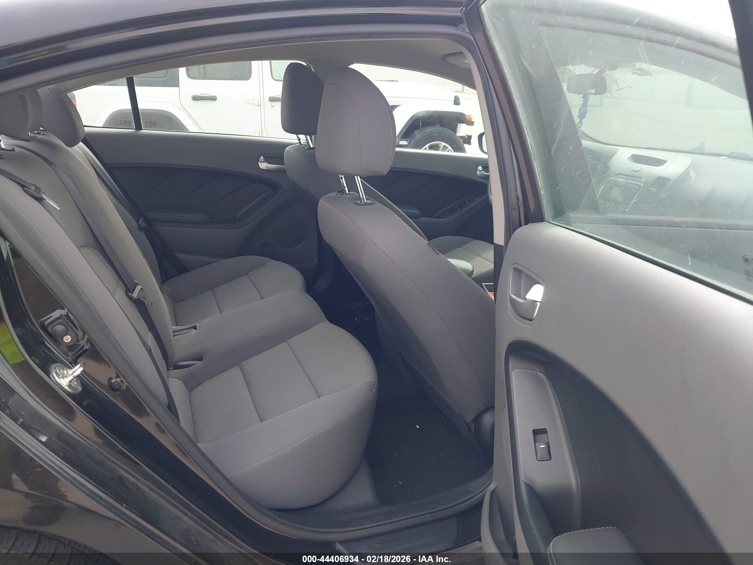 KIA FORTE image 8