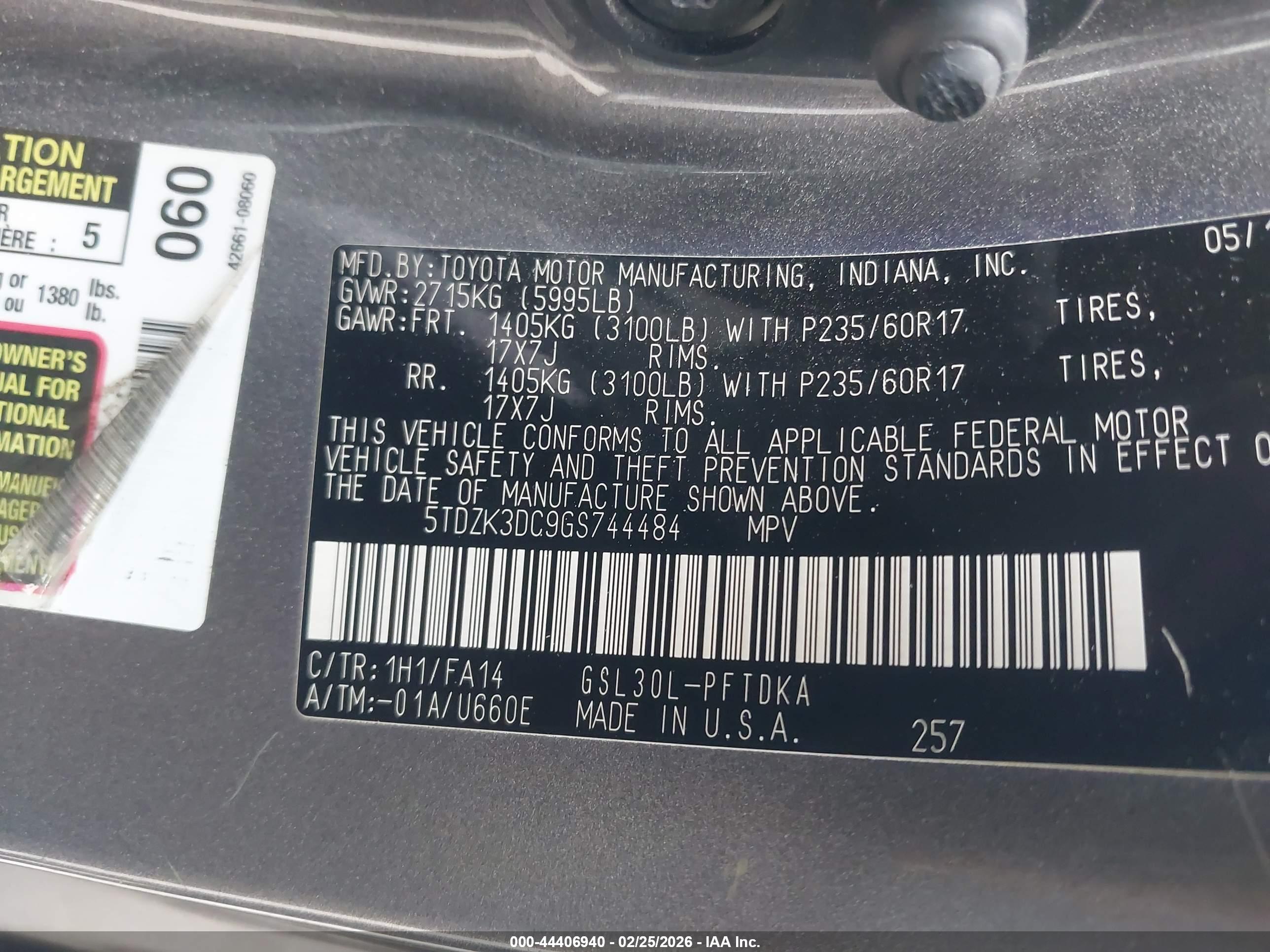 TOYOTA SIENNA image 9