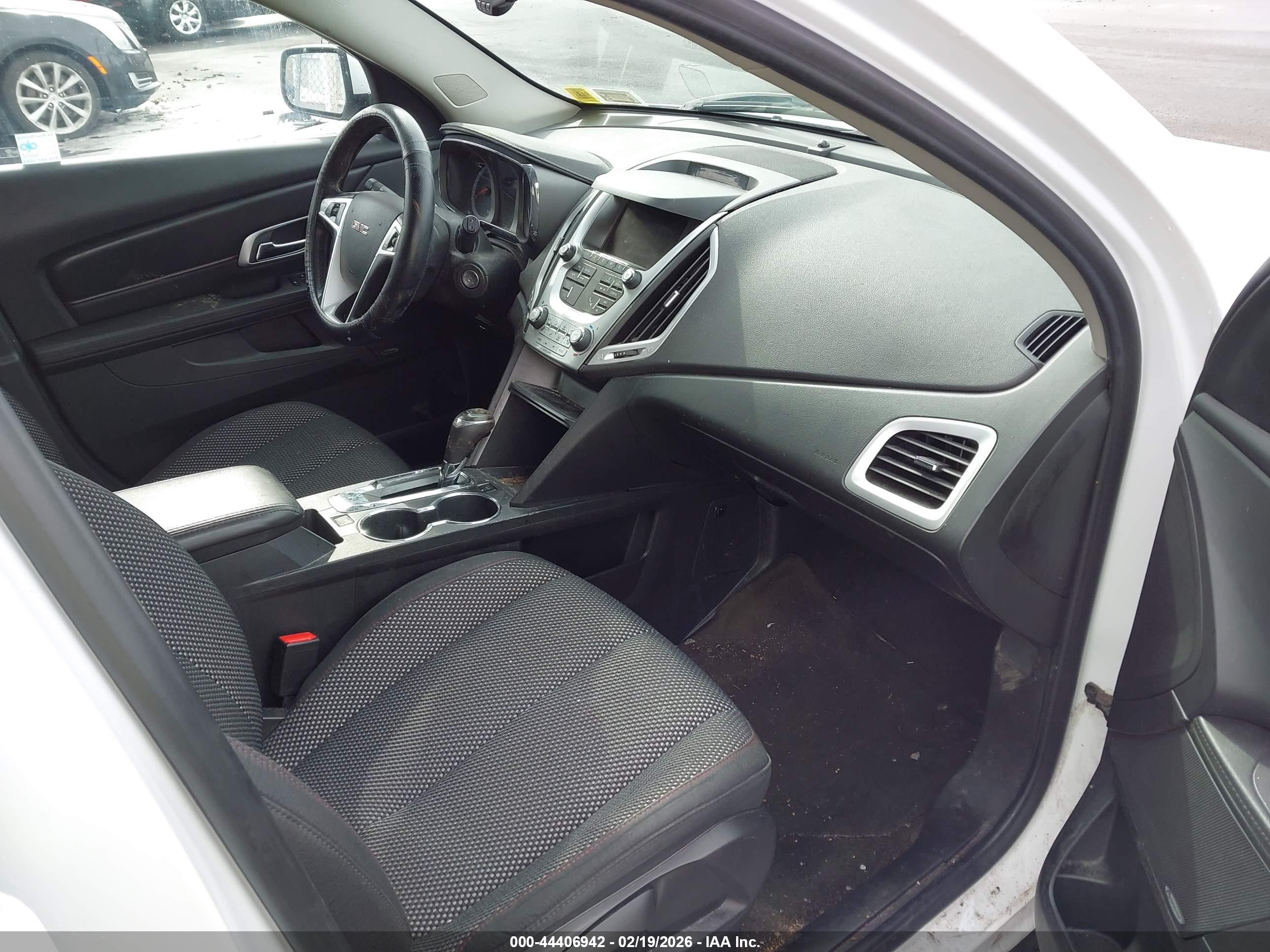 GMC TERRAIN image 5