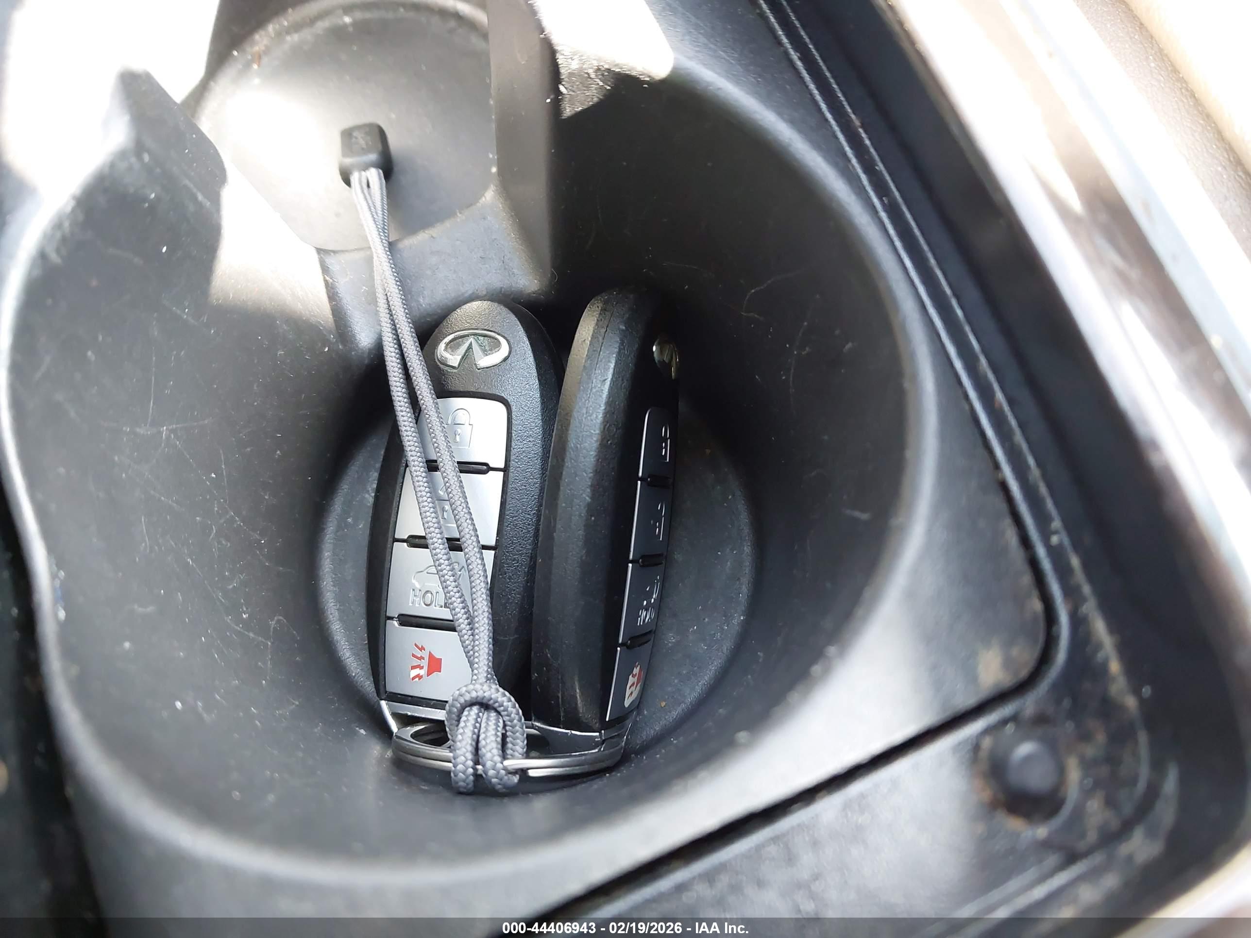 INFINITI JX35 image 11