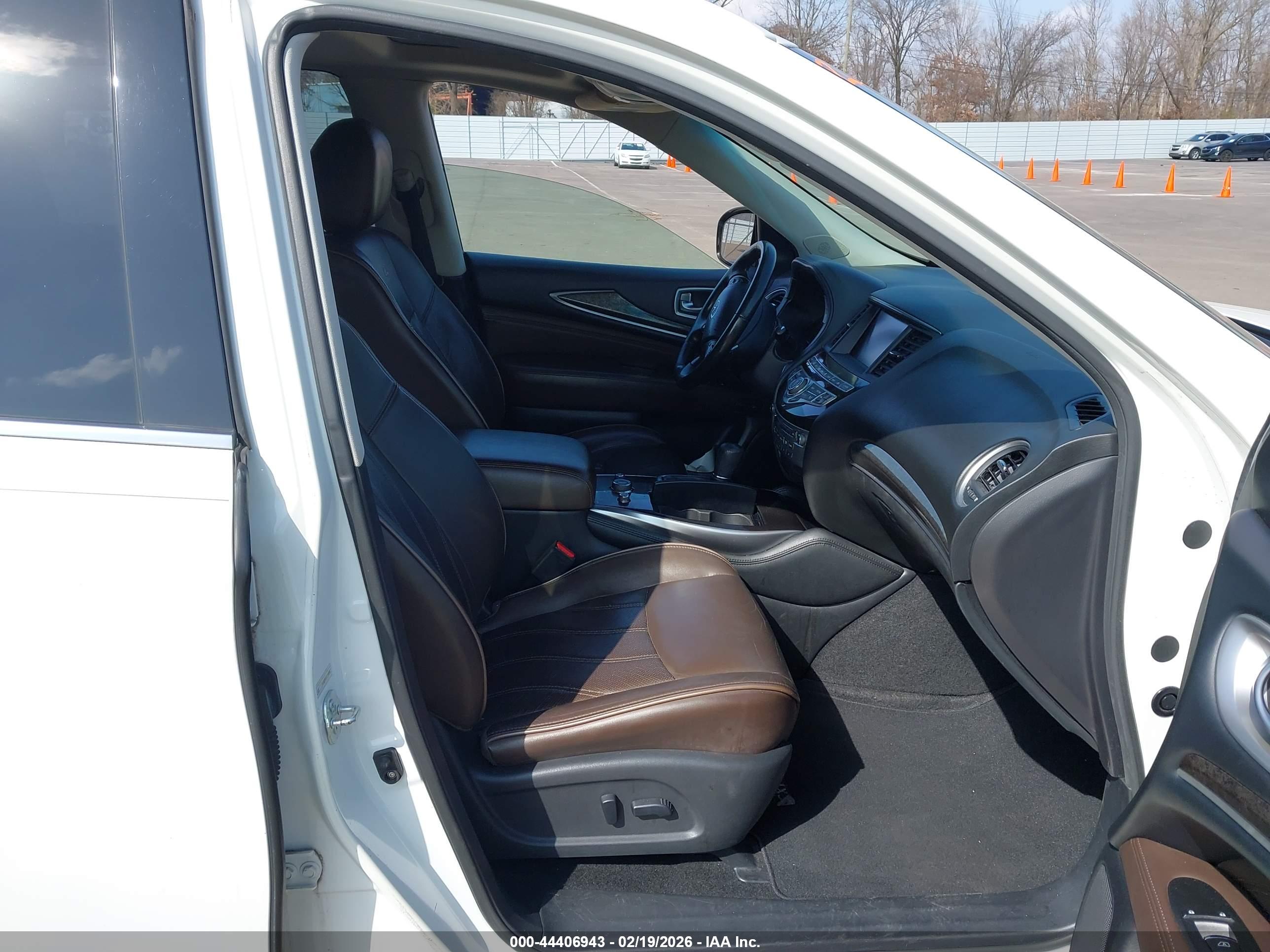 INFINITI JX35 image 5