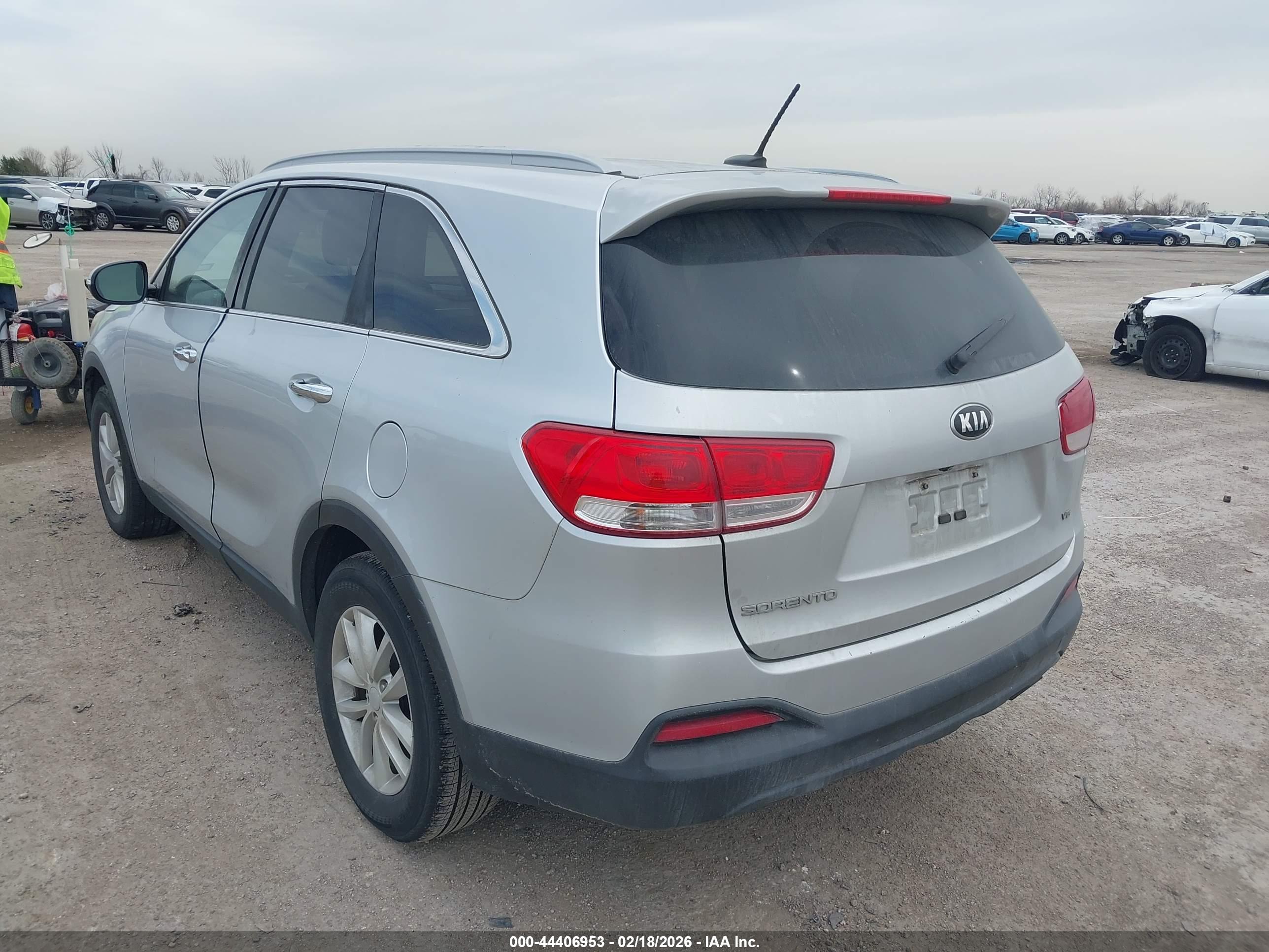 KIA SORENTO image 3