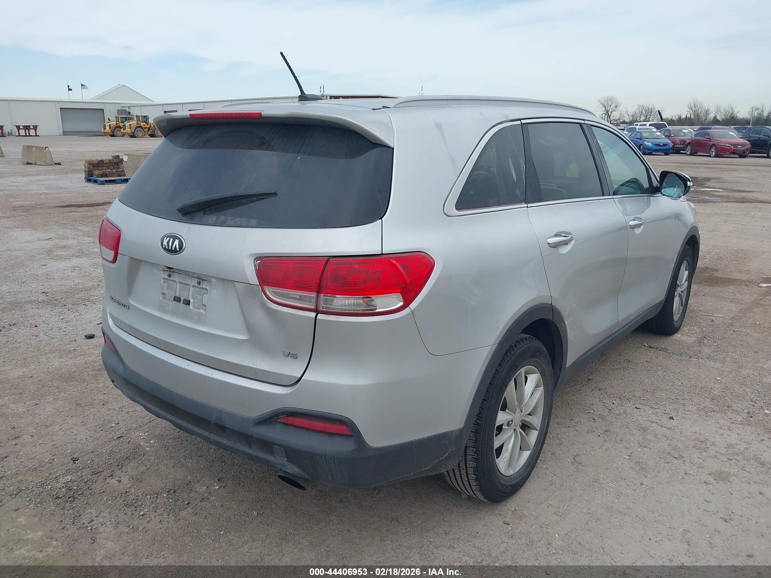 KIA SORENTO image 4