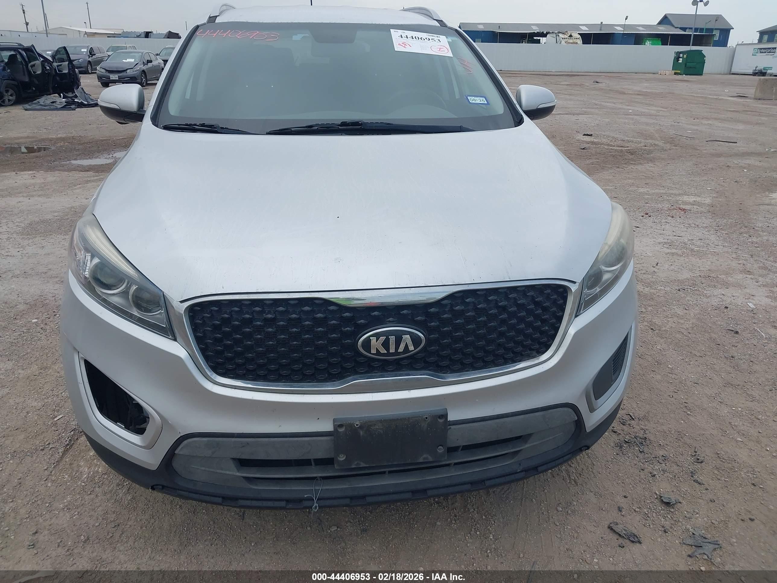 KIA SORENTO image 6