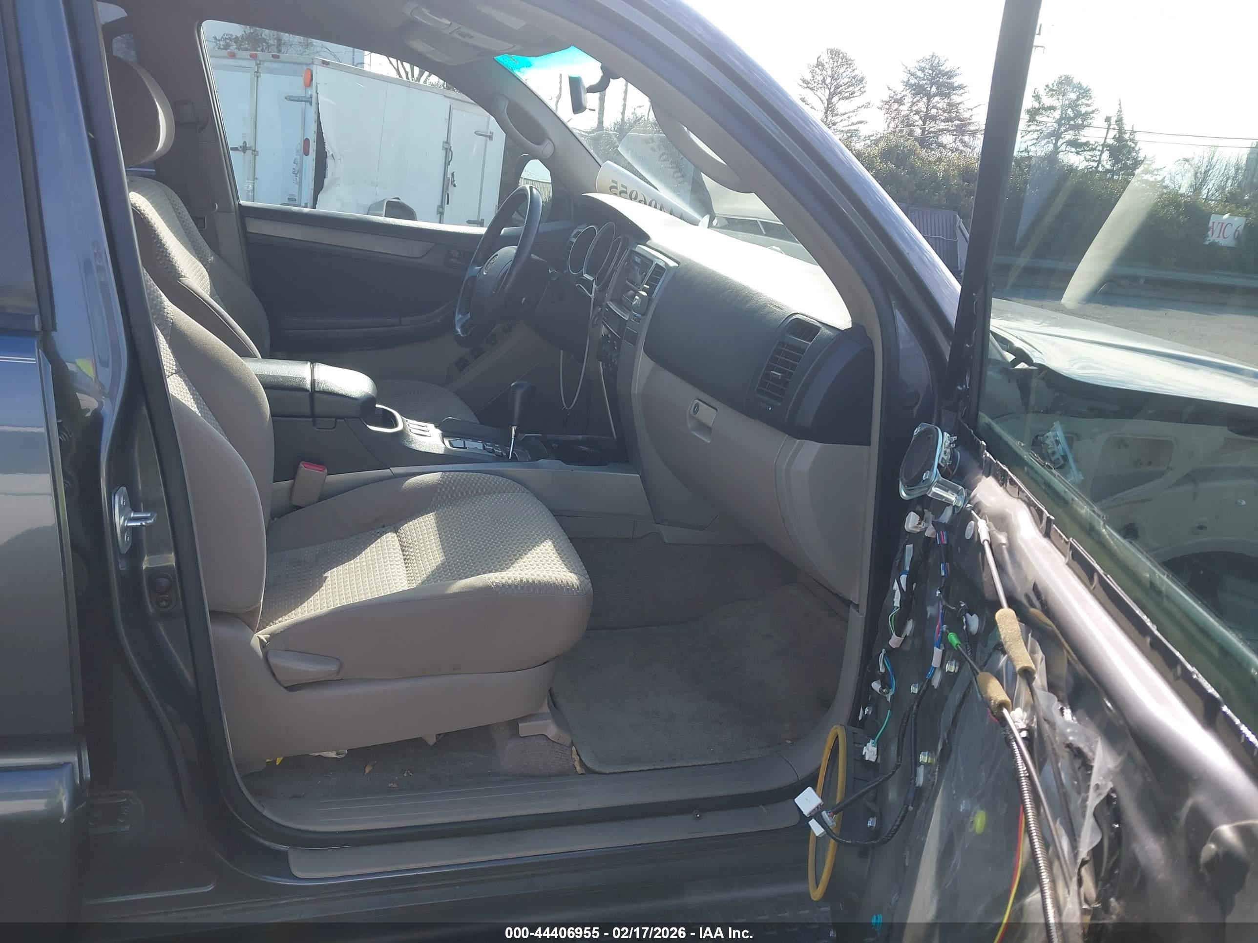 TOYOTA 4RUNNER image 5