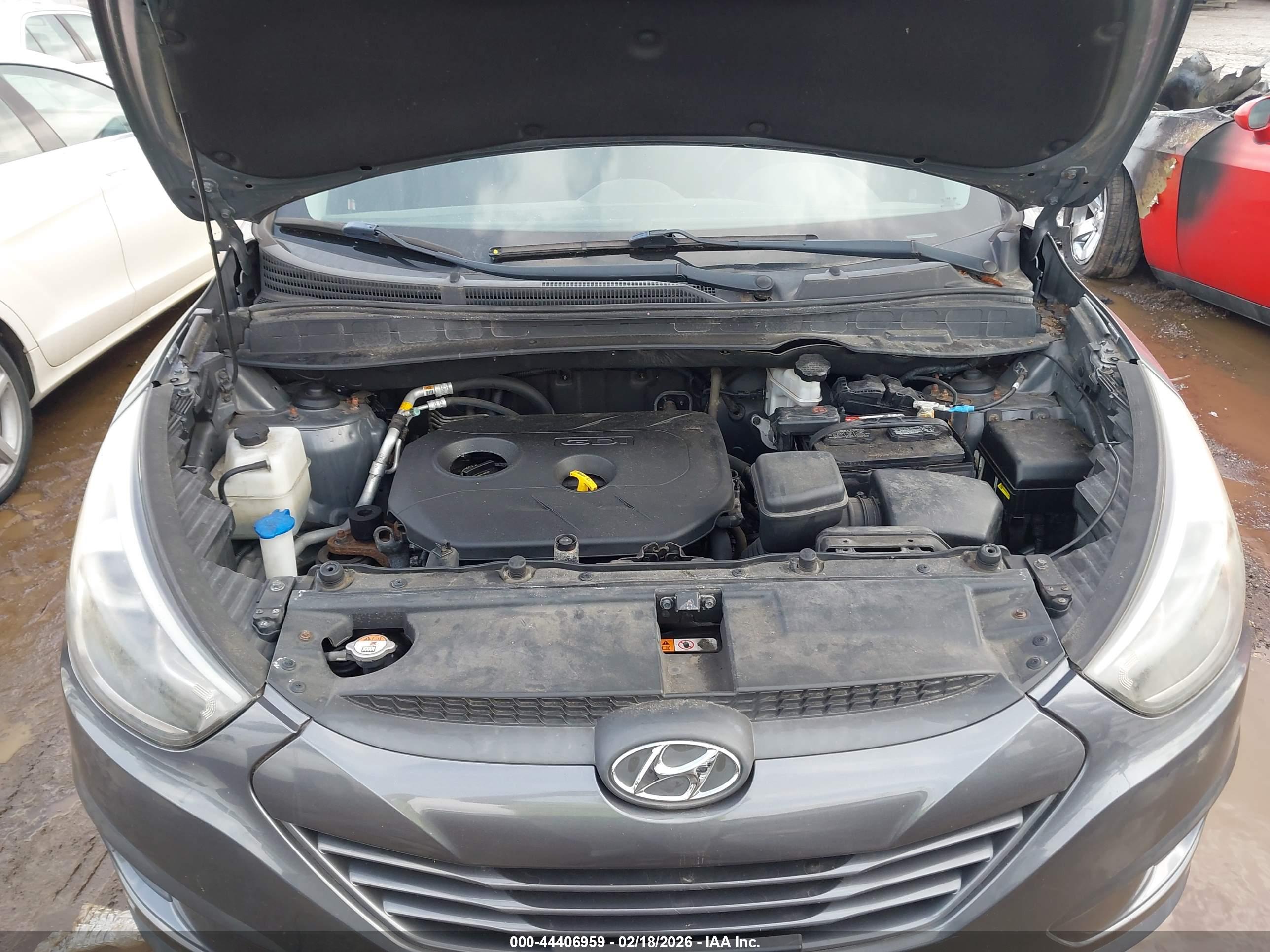 HYUNDAI TUCSON image 10