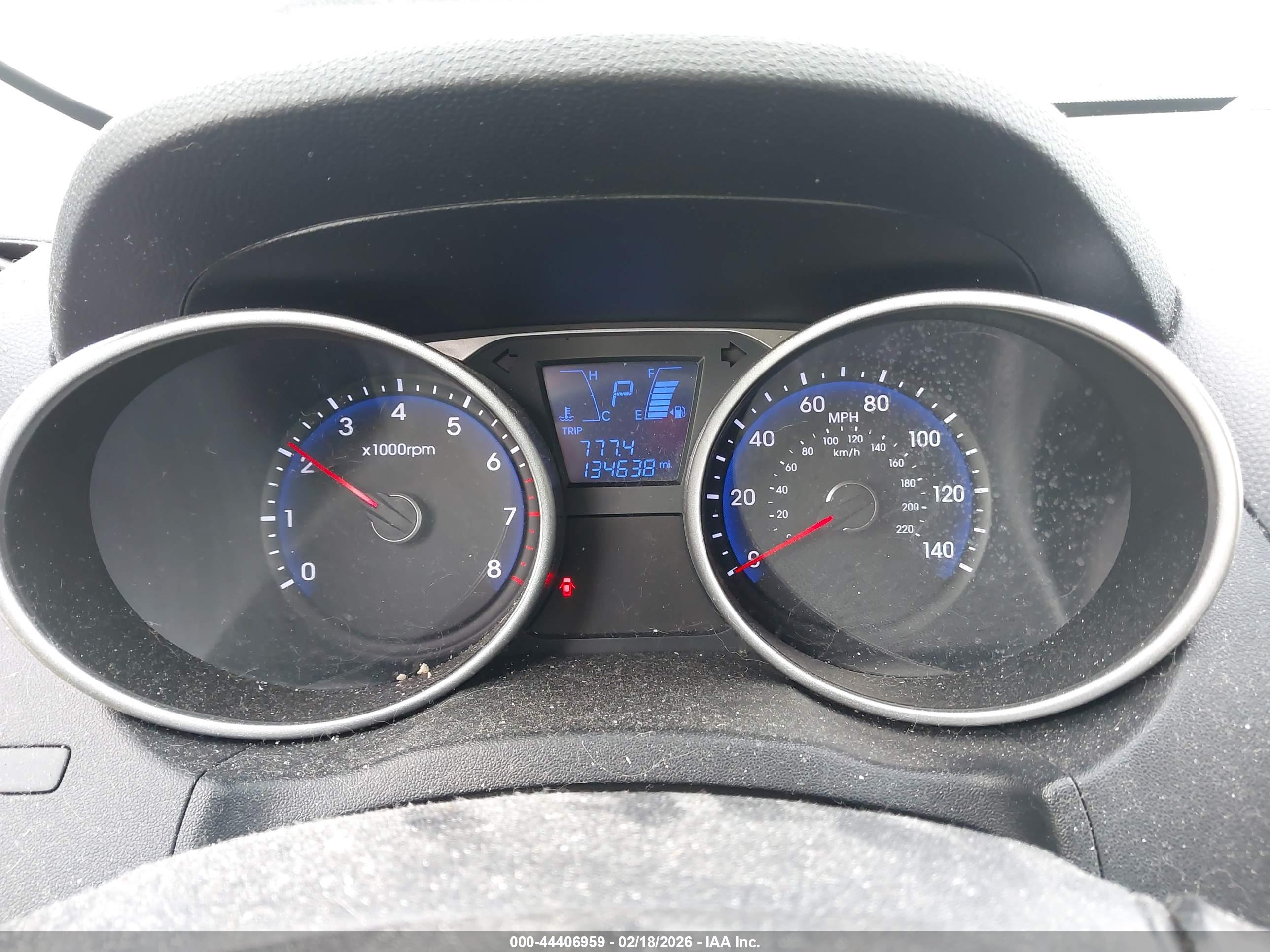 HYUNDAI TUCSON image 7