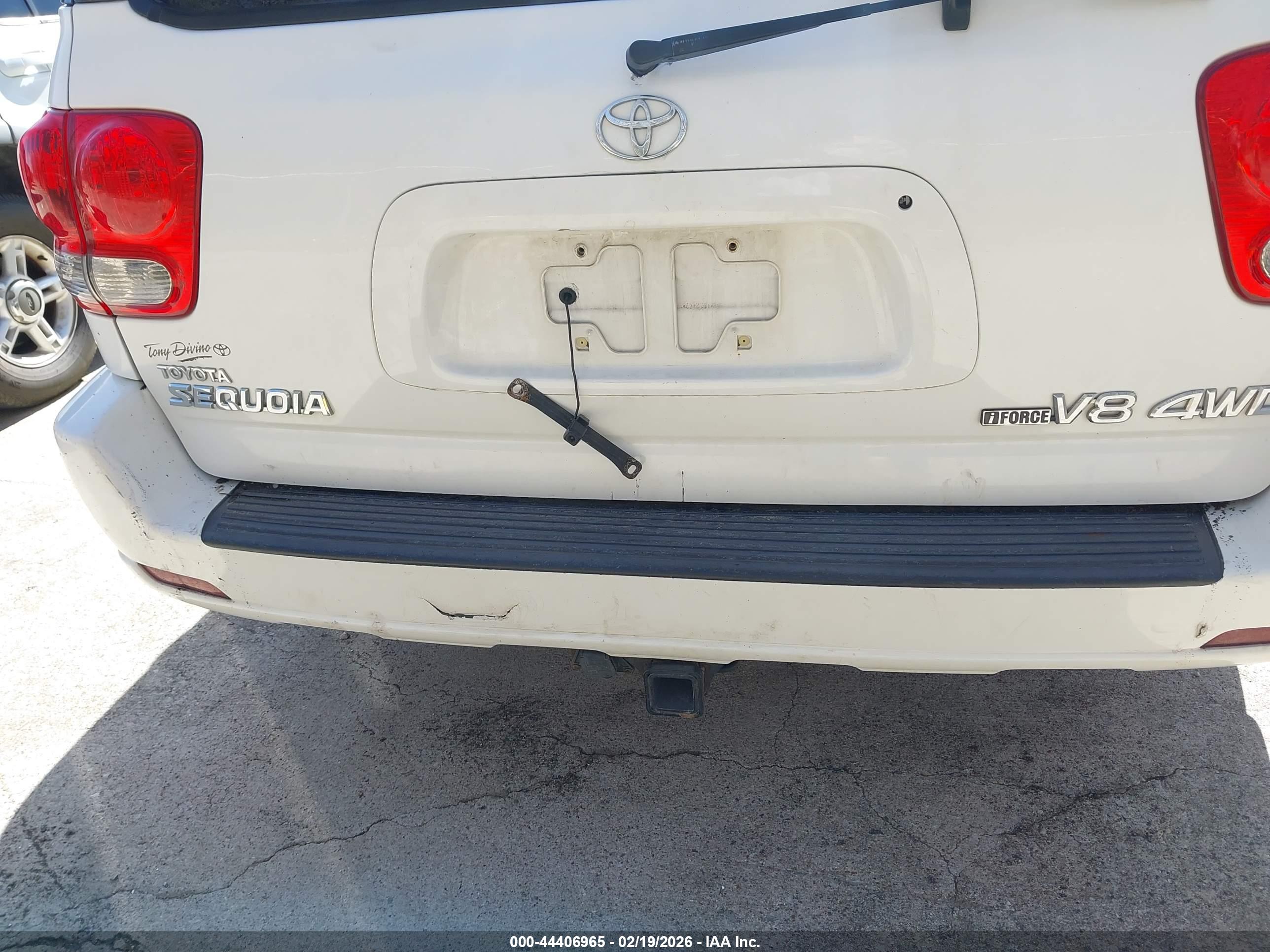 TOYOTA SEQUOIA image 6