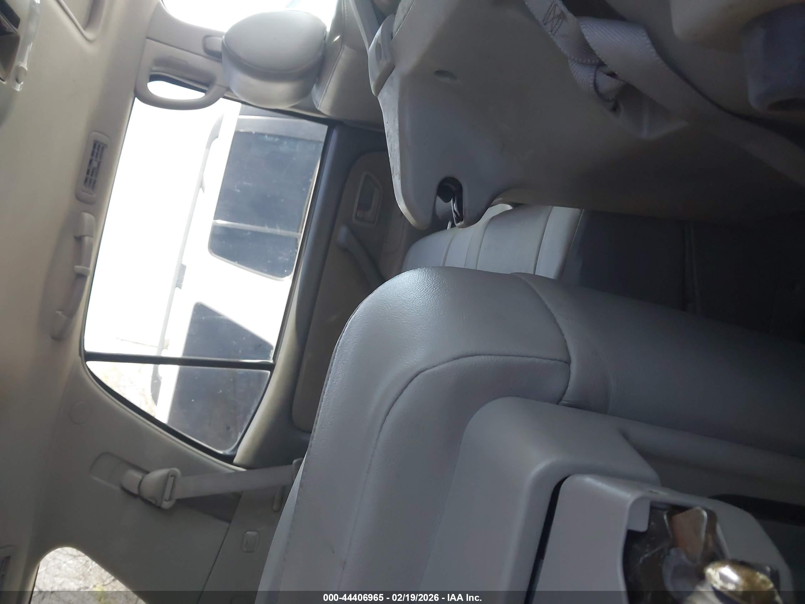 TOYOTA SEQUOIA image 8