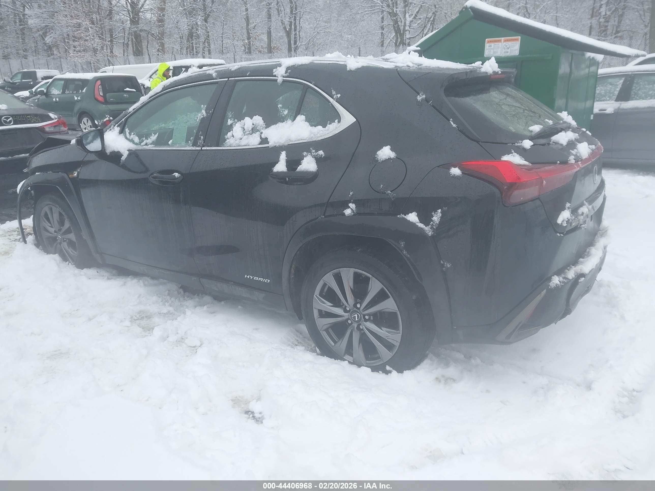 LEXUS UX image 3