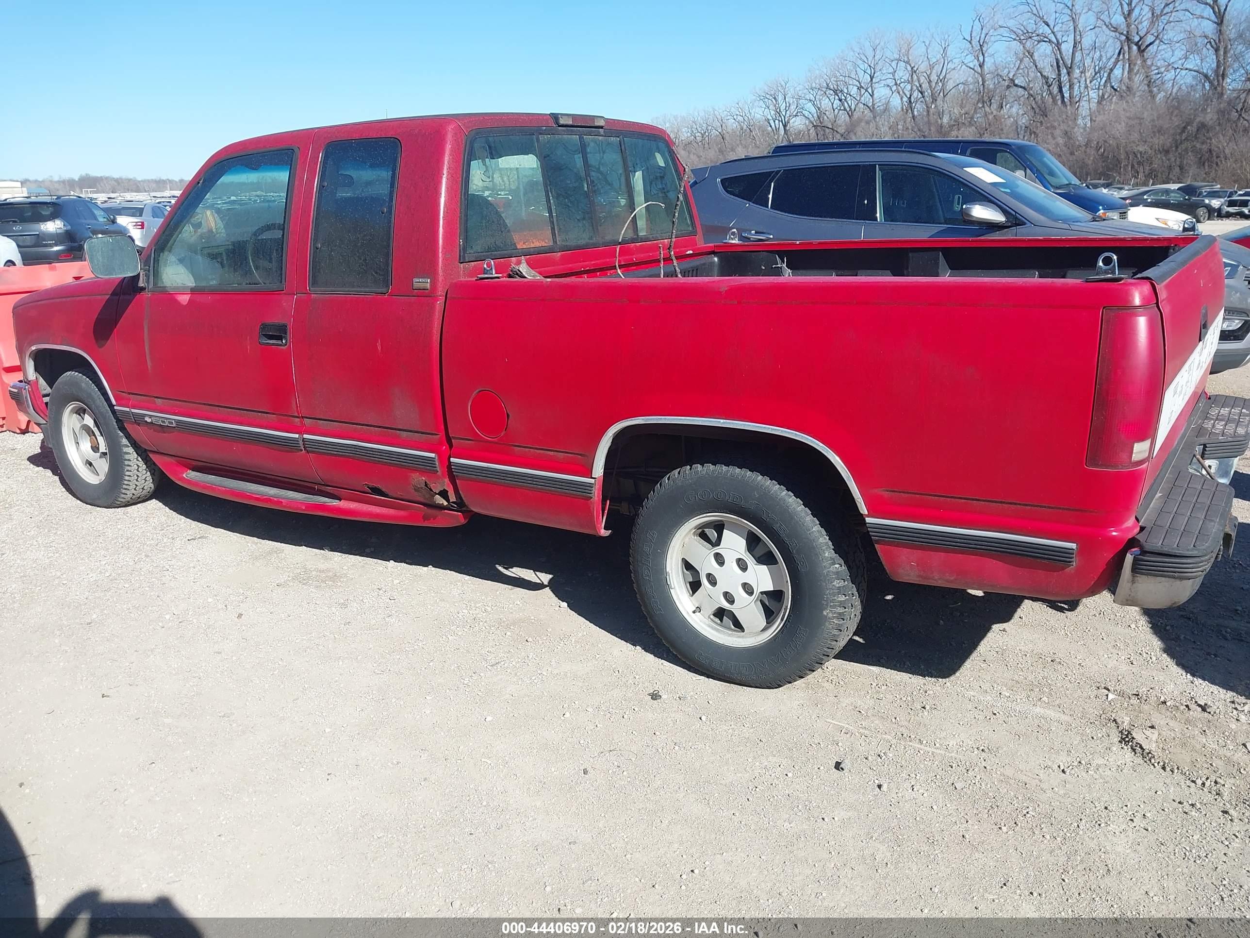 CHEVROLET GMT-400 image 3