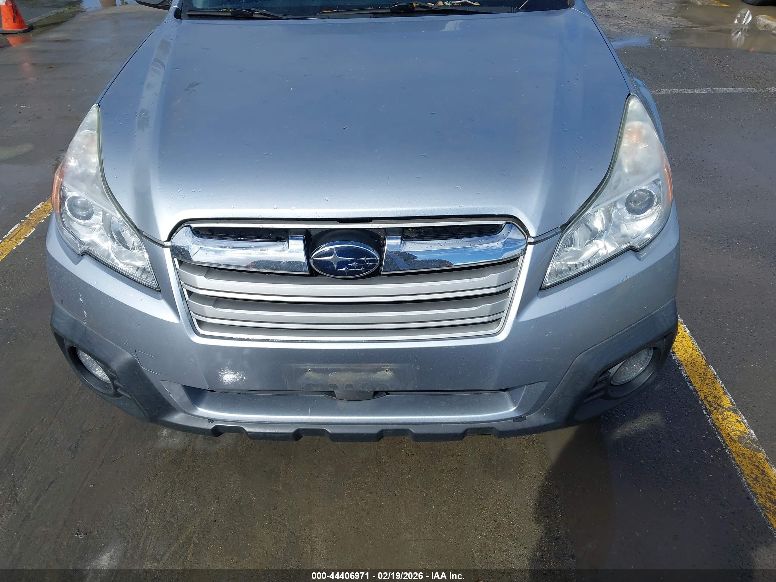 SUBARU OUTBACK image 6