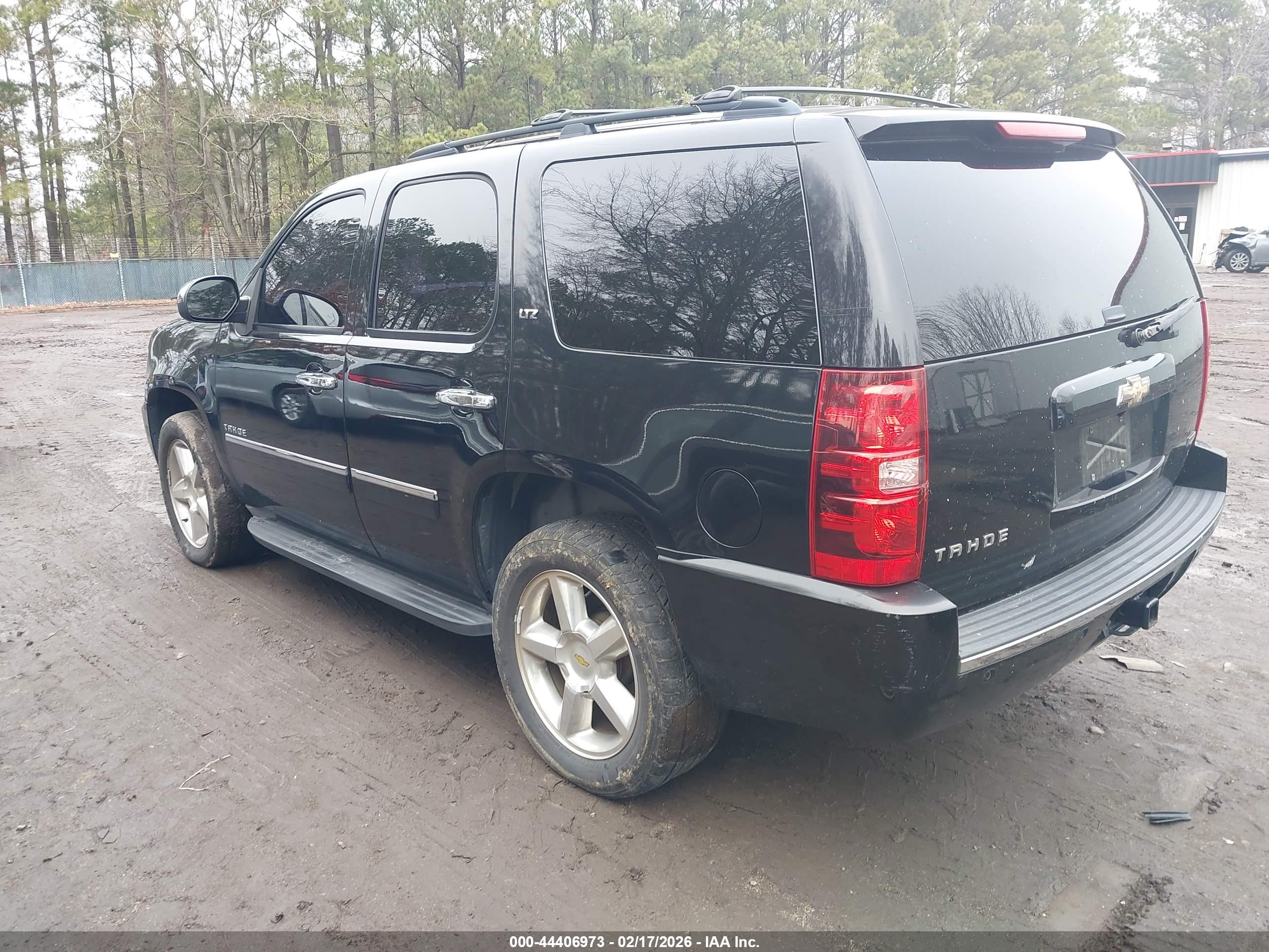 CHEVROLET TAHOE image 3