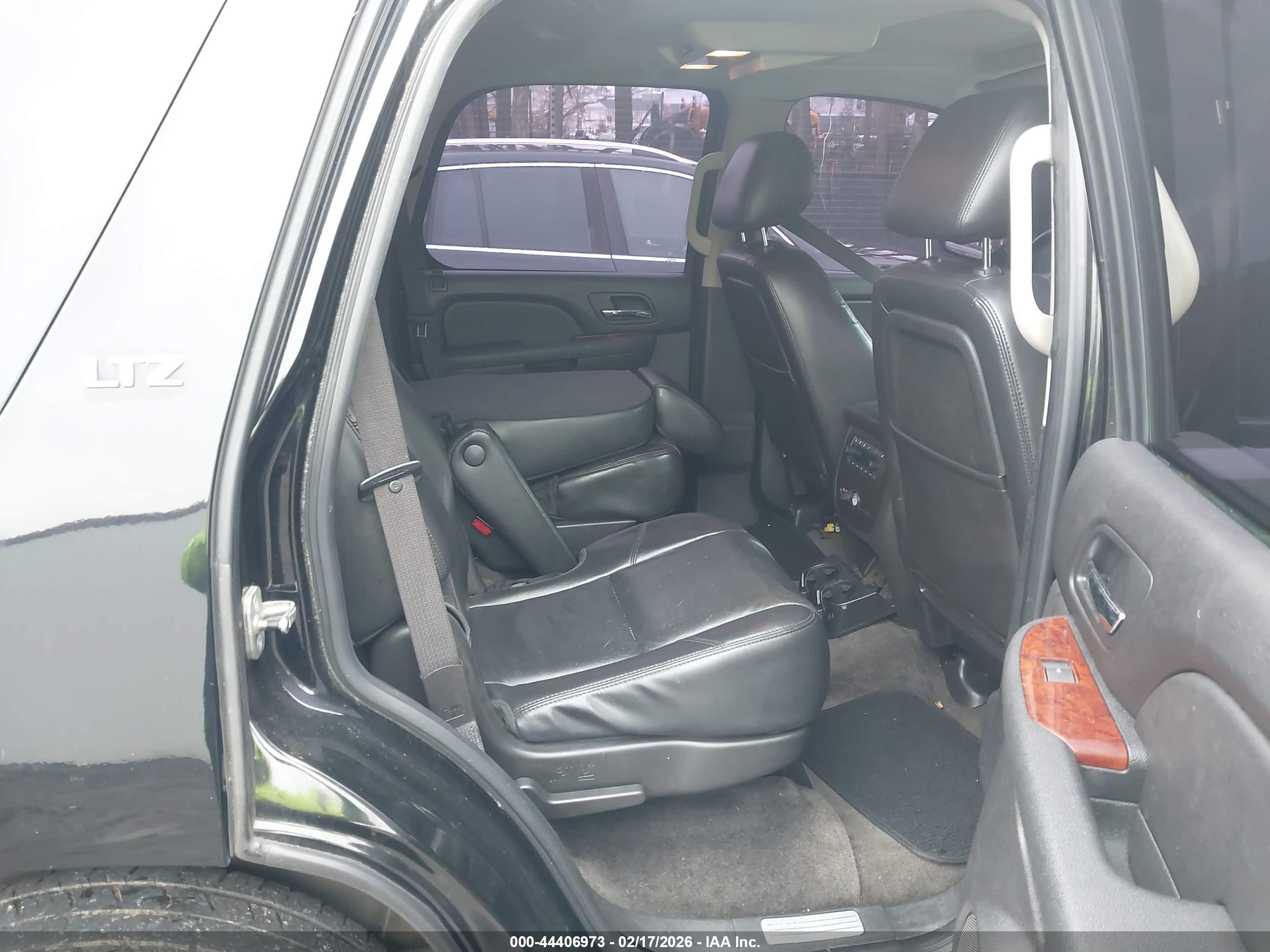 CHEVROLET TAHOE image 8