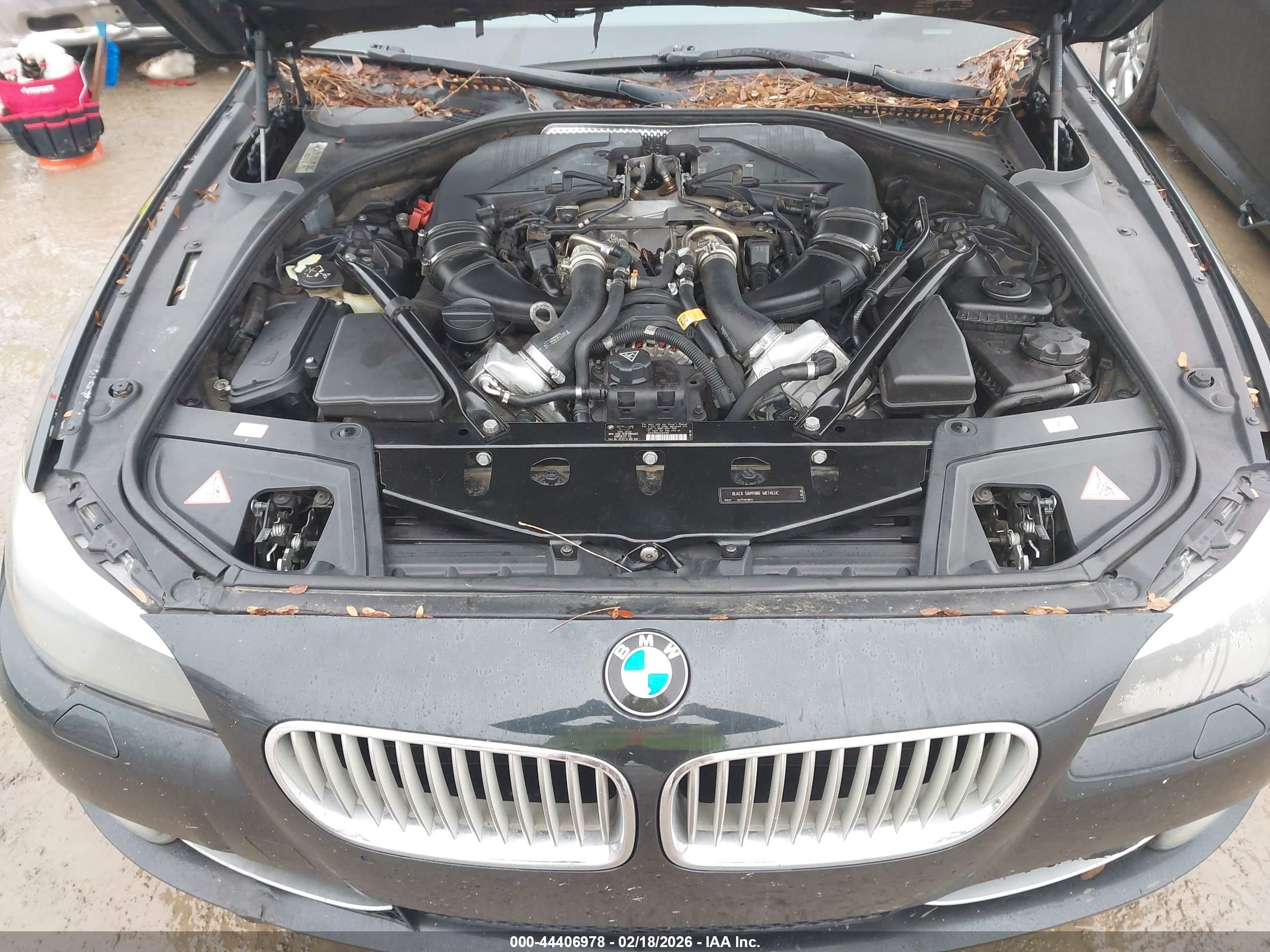 BMW 550I image 10