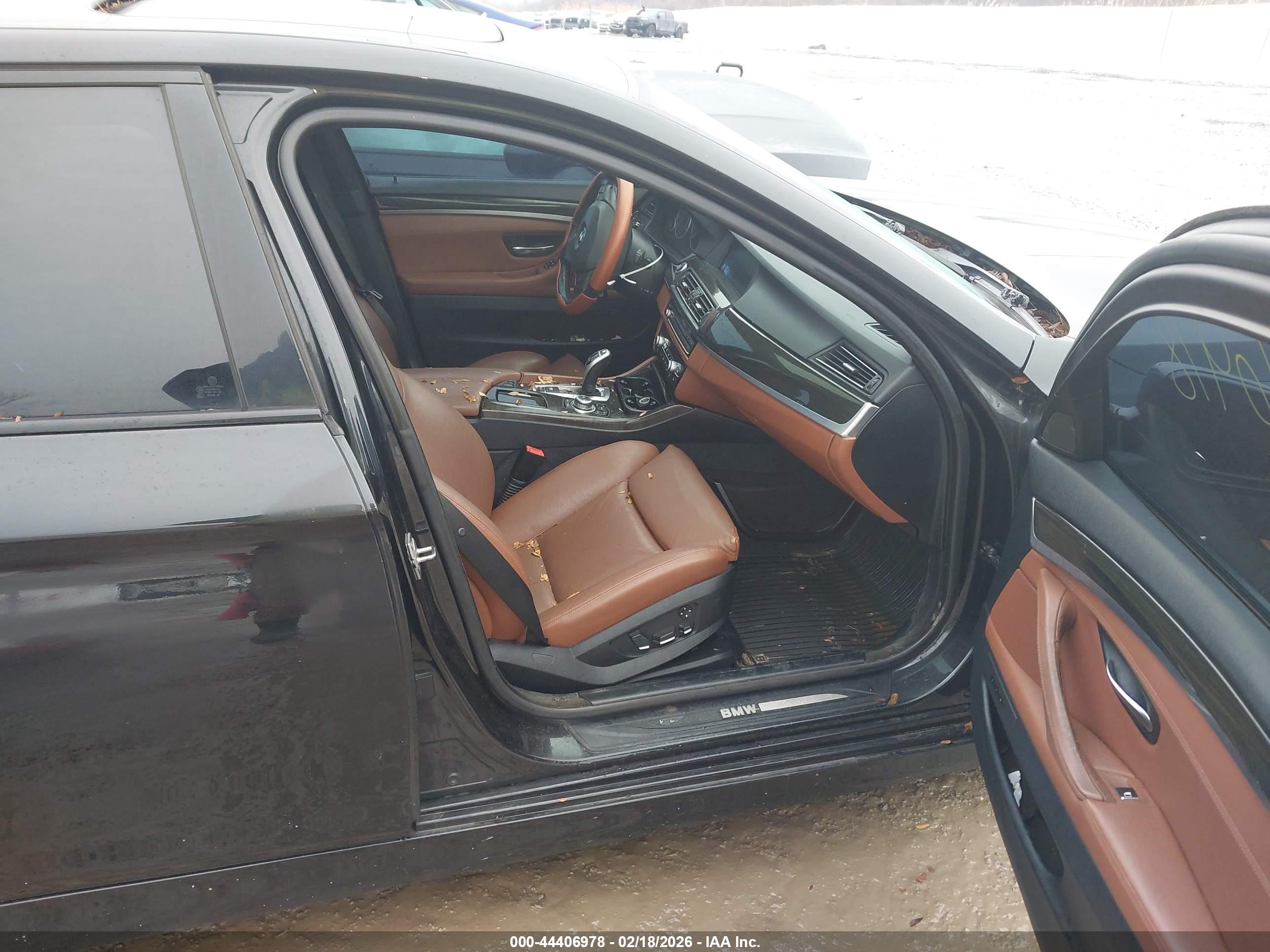 BMW 550I image 5