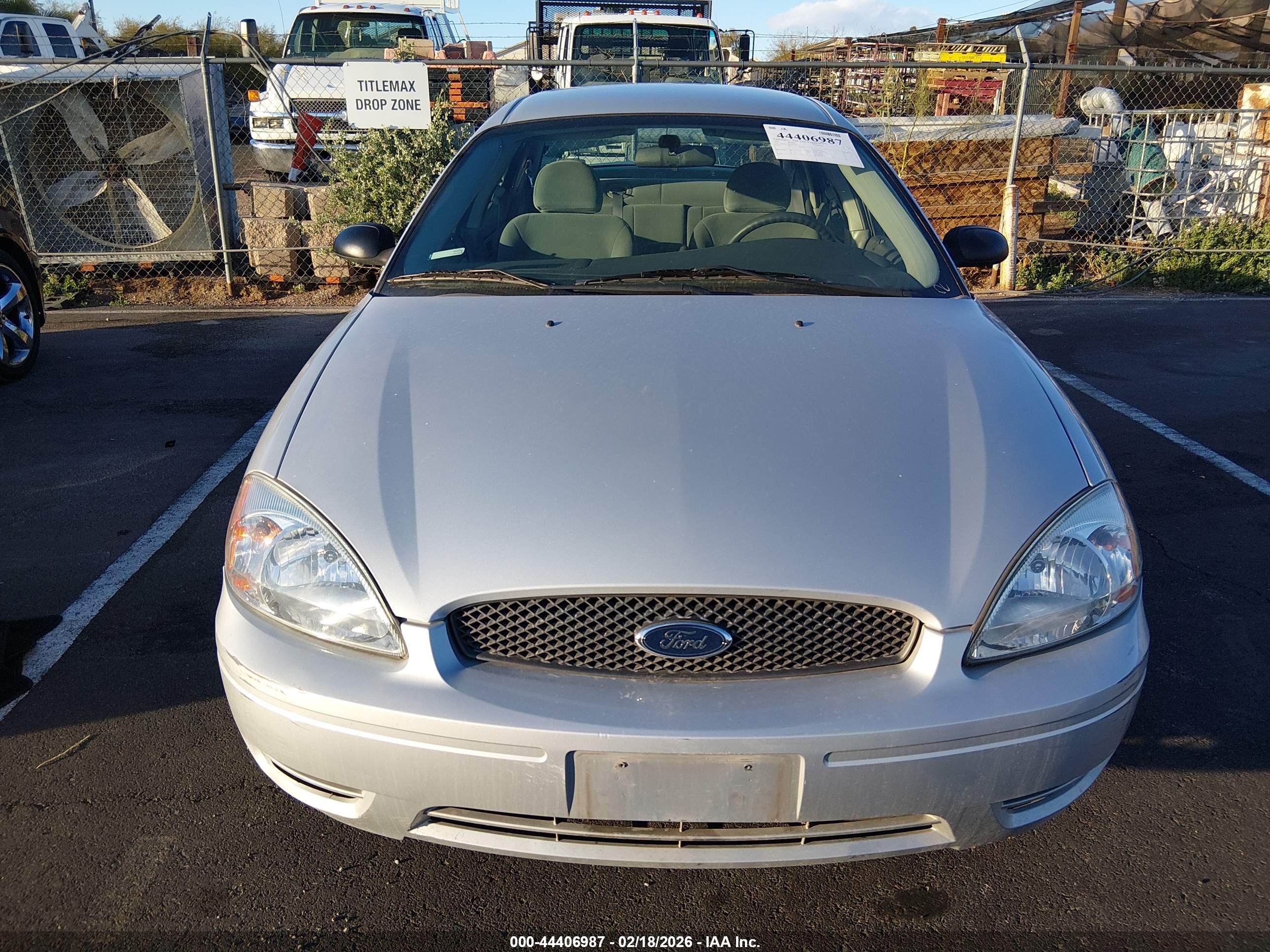 FORD TAURUS image 6