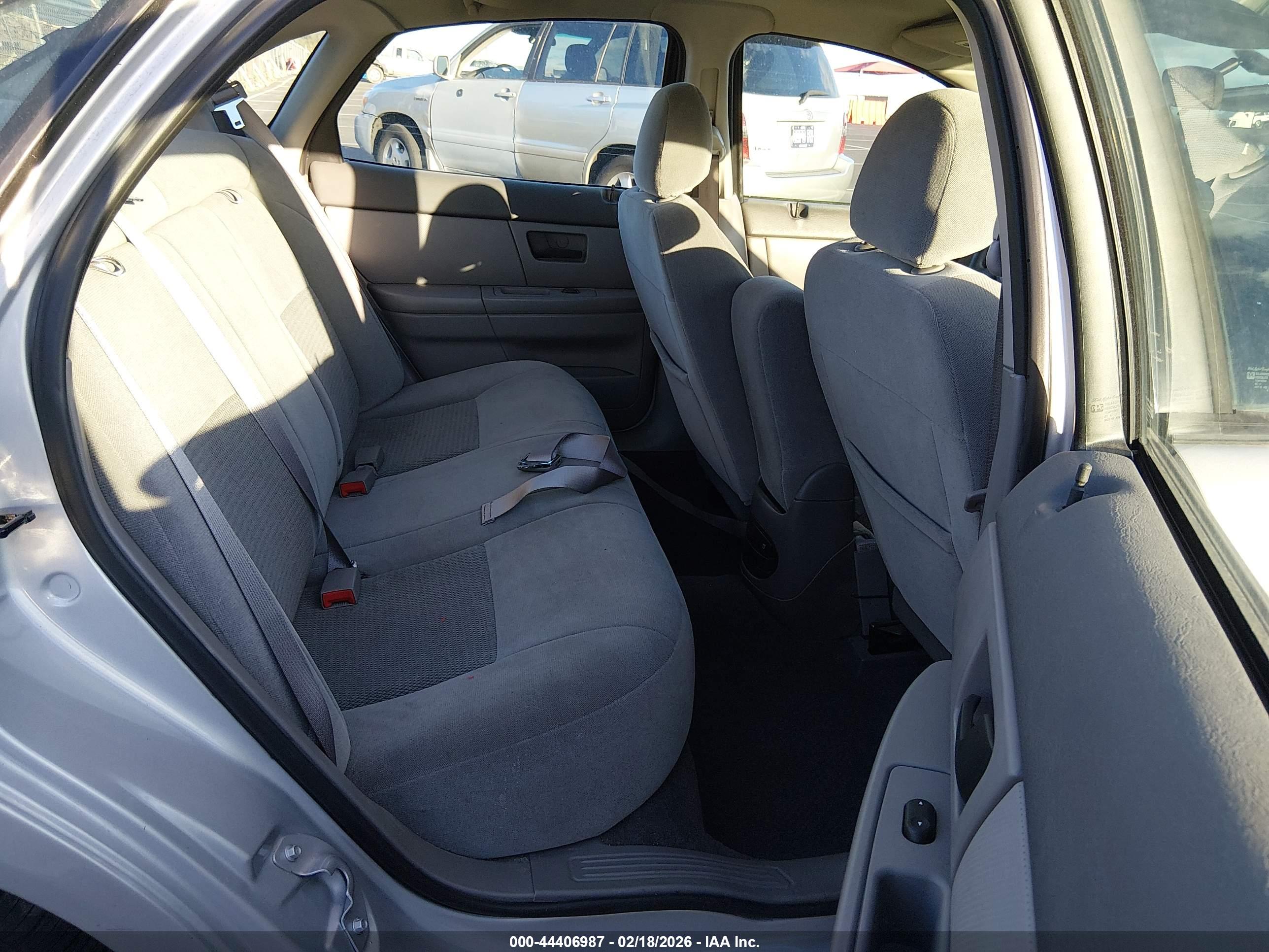 FORD TAURUS image 8