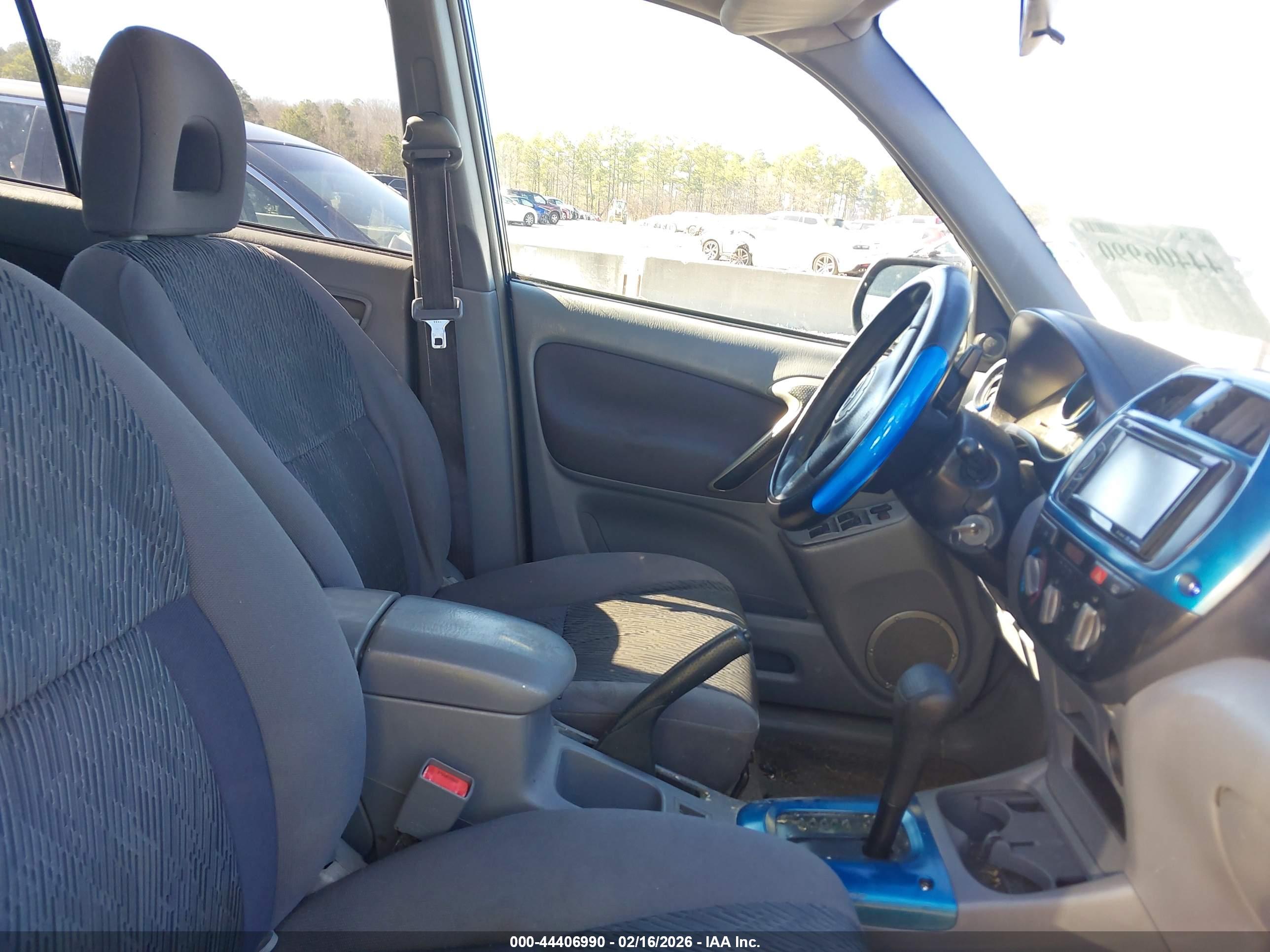 TOYOTA RAV4 image 5