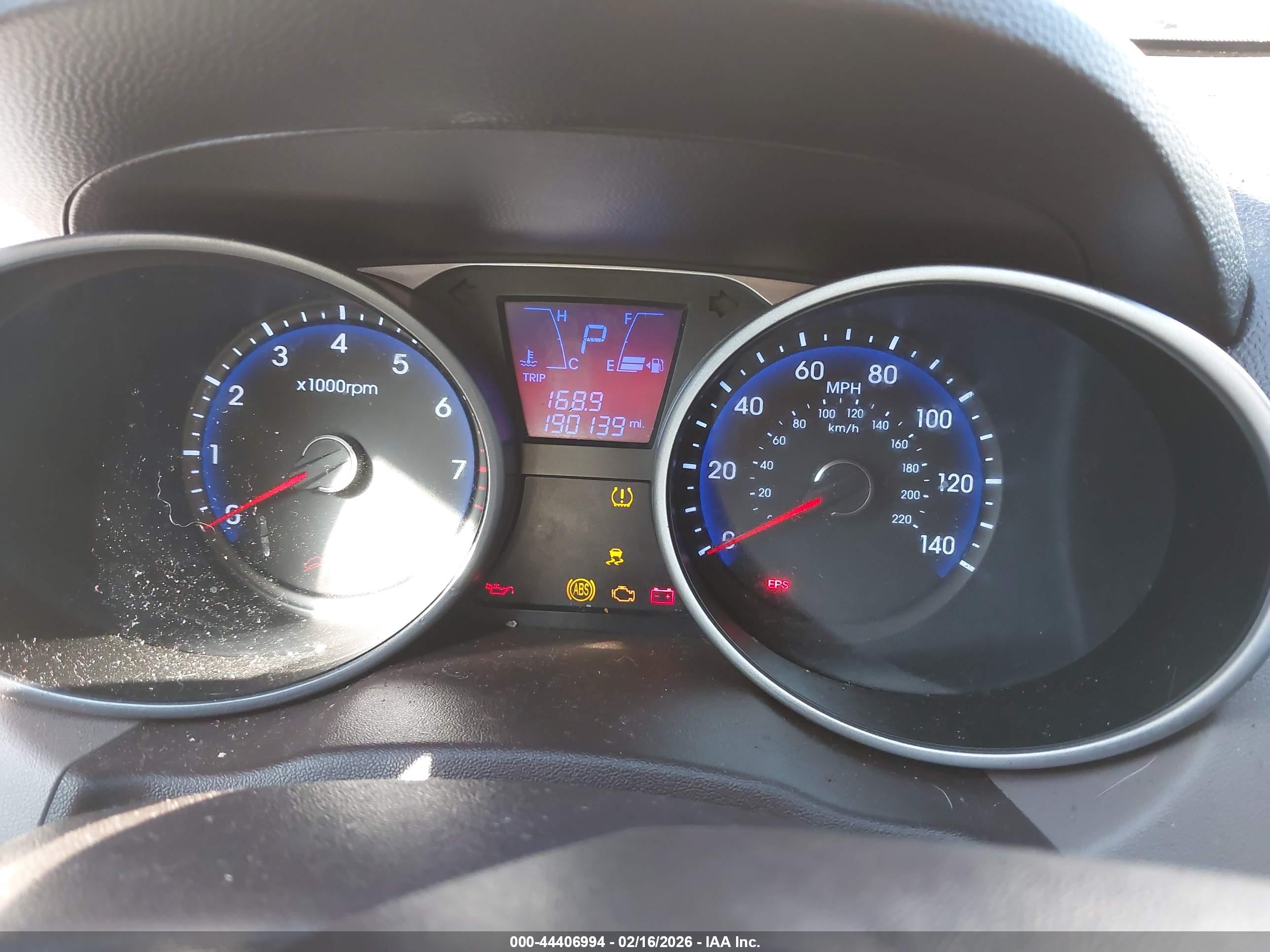 HYUNDAI TUCSON image 7