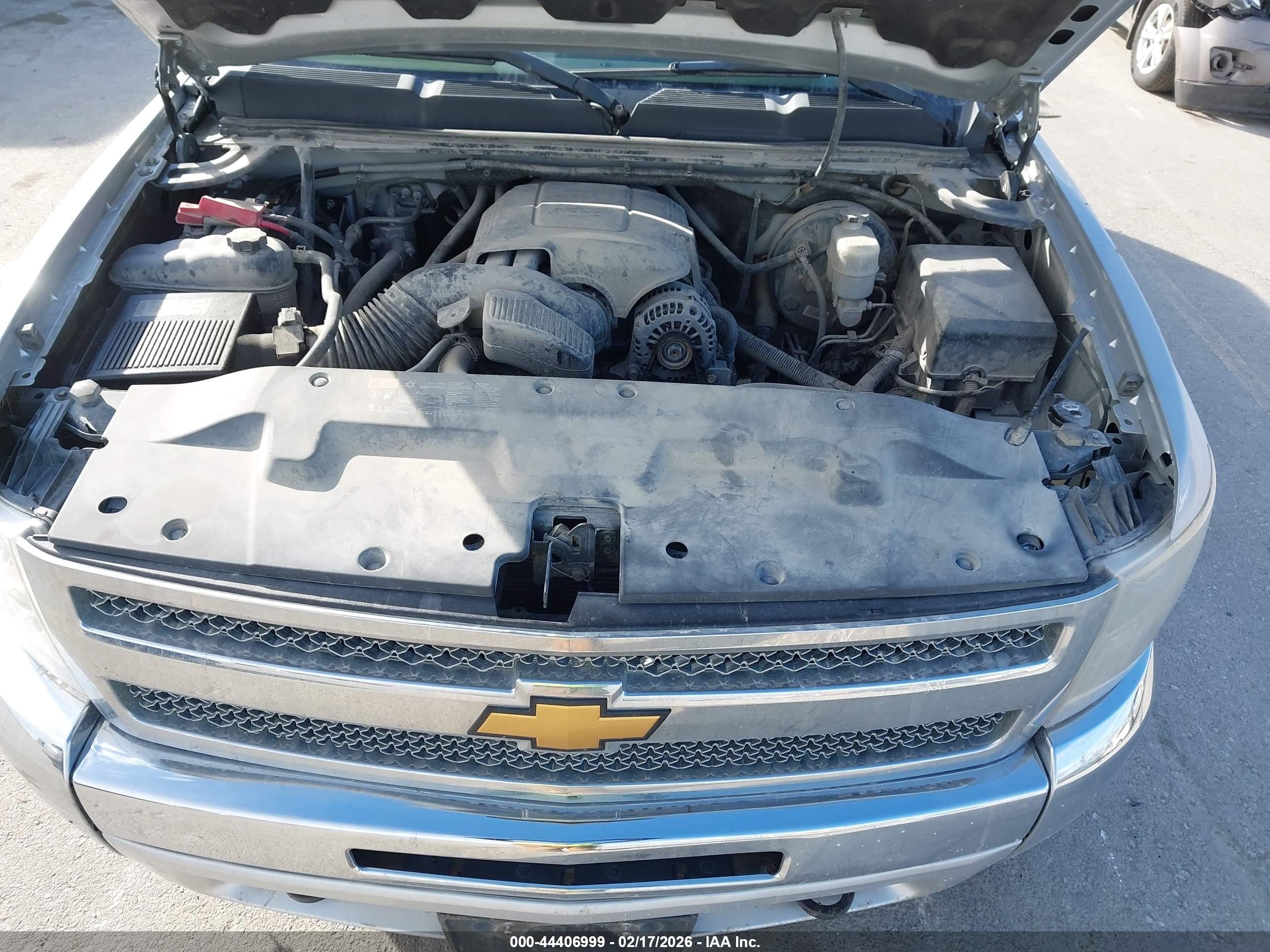 CHEVROLET SILVERADO image 10