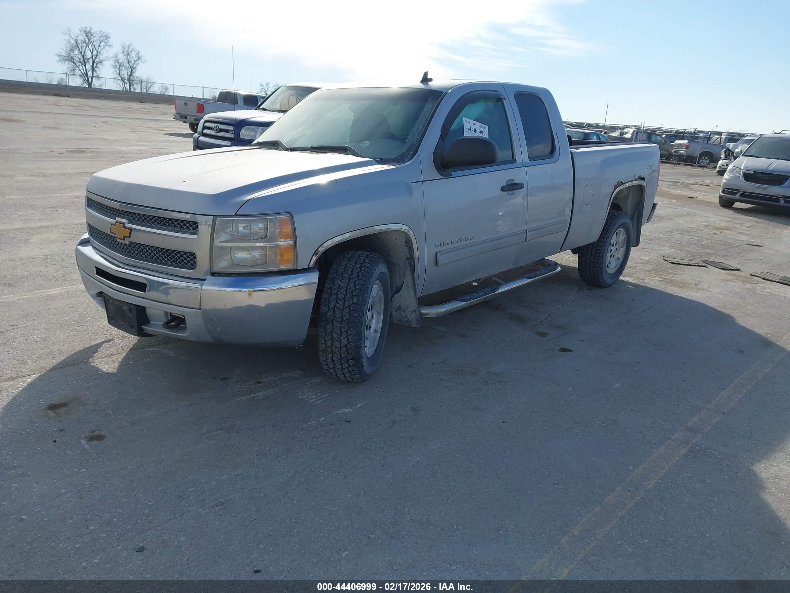 CHEVROLET SILVERADO image 2