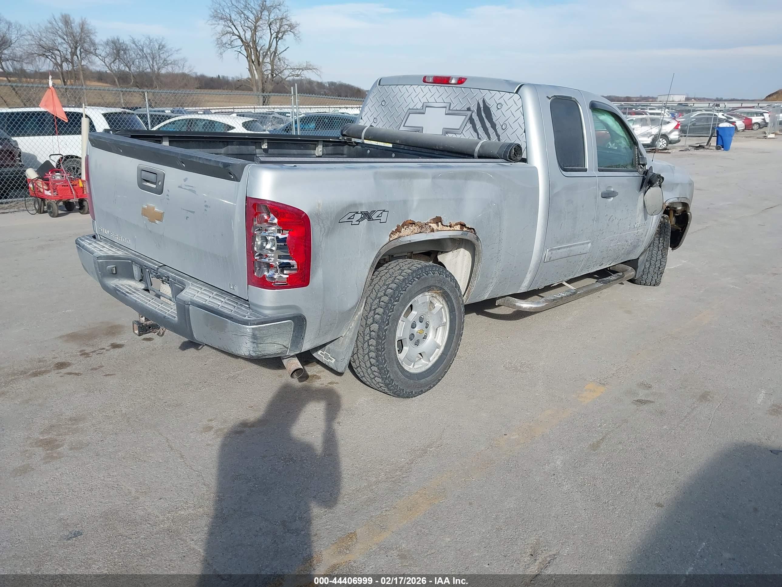CHEVROLET SILVERADO image 4