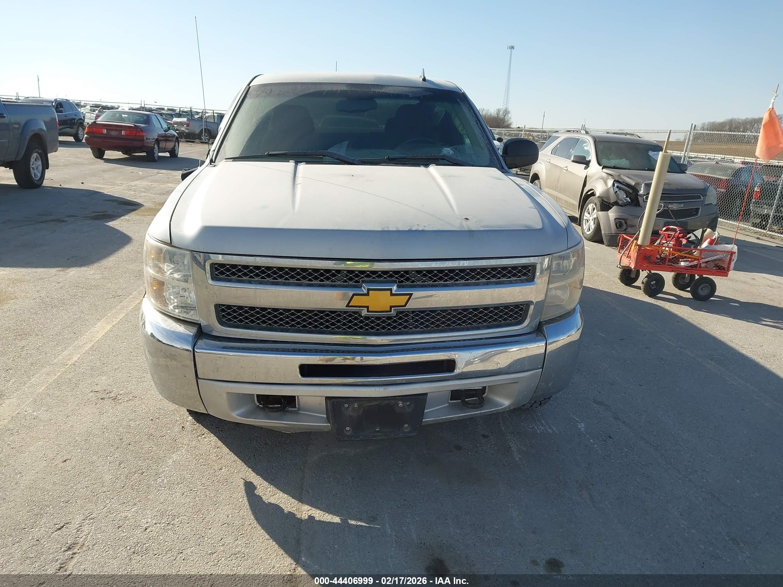 CHEVROLET SILVERADO image 6