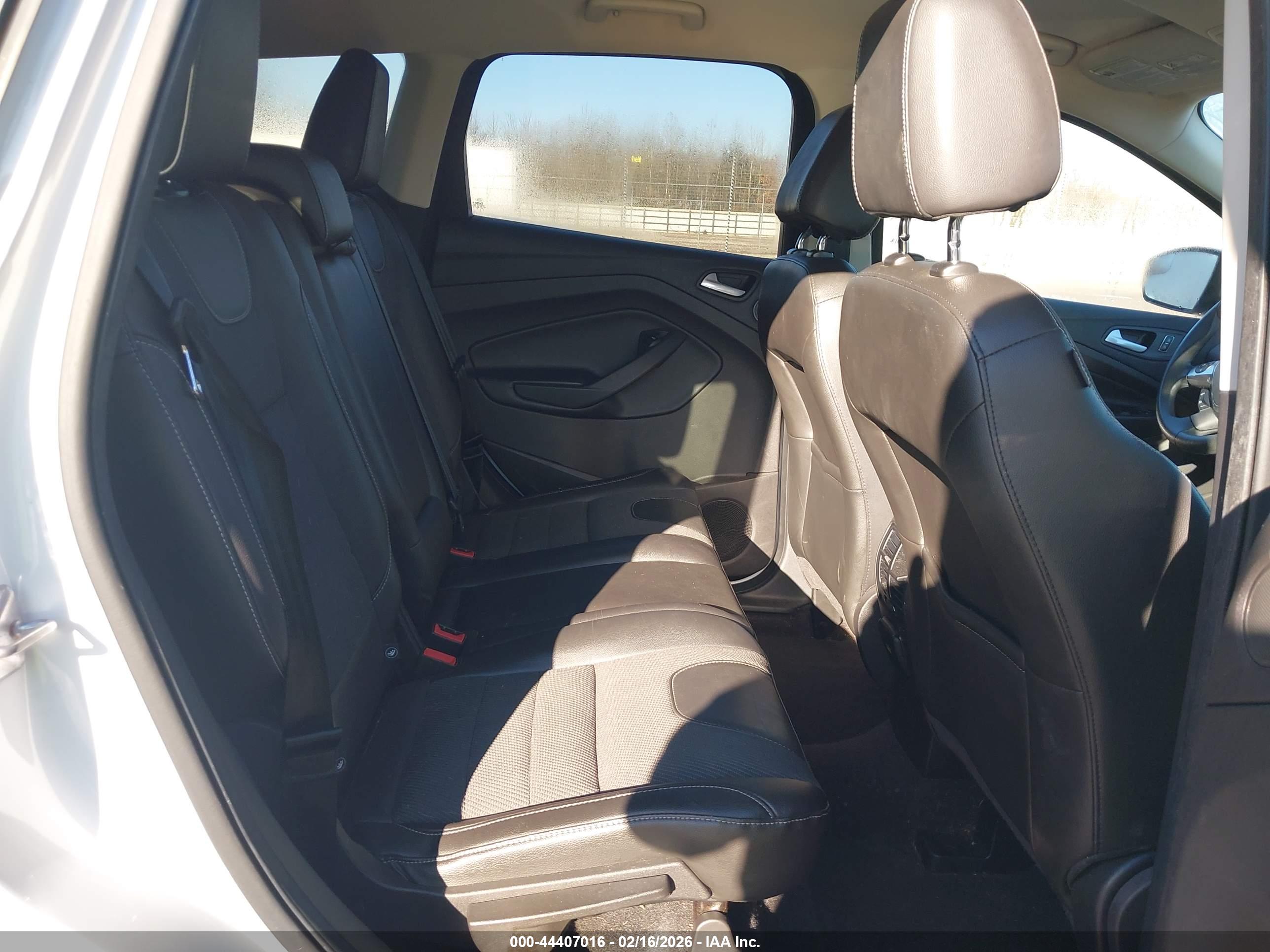 FORD ESCAPE image 8