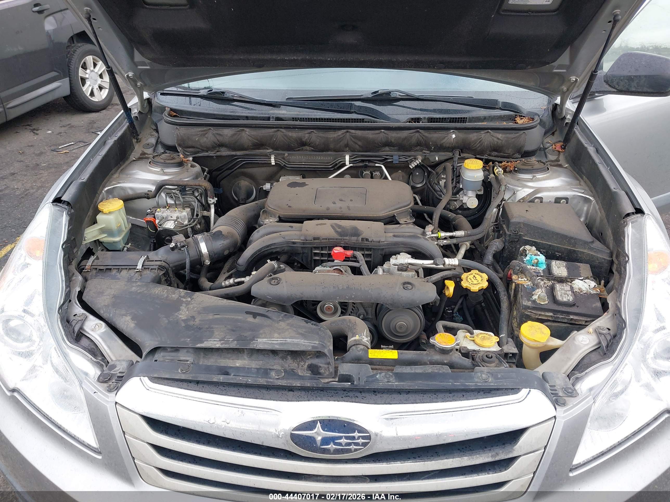 SUBARU OUTBACK image 10