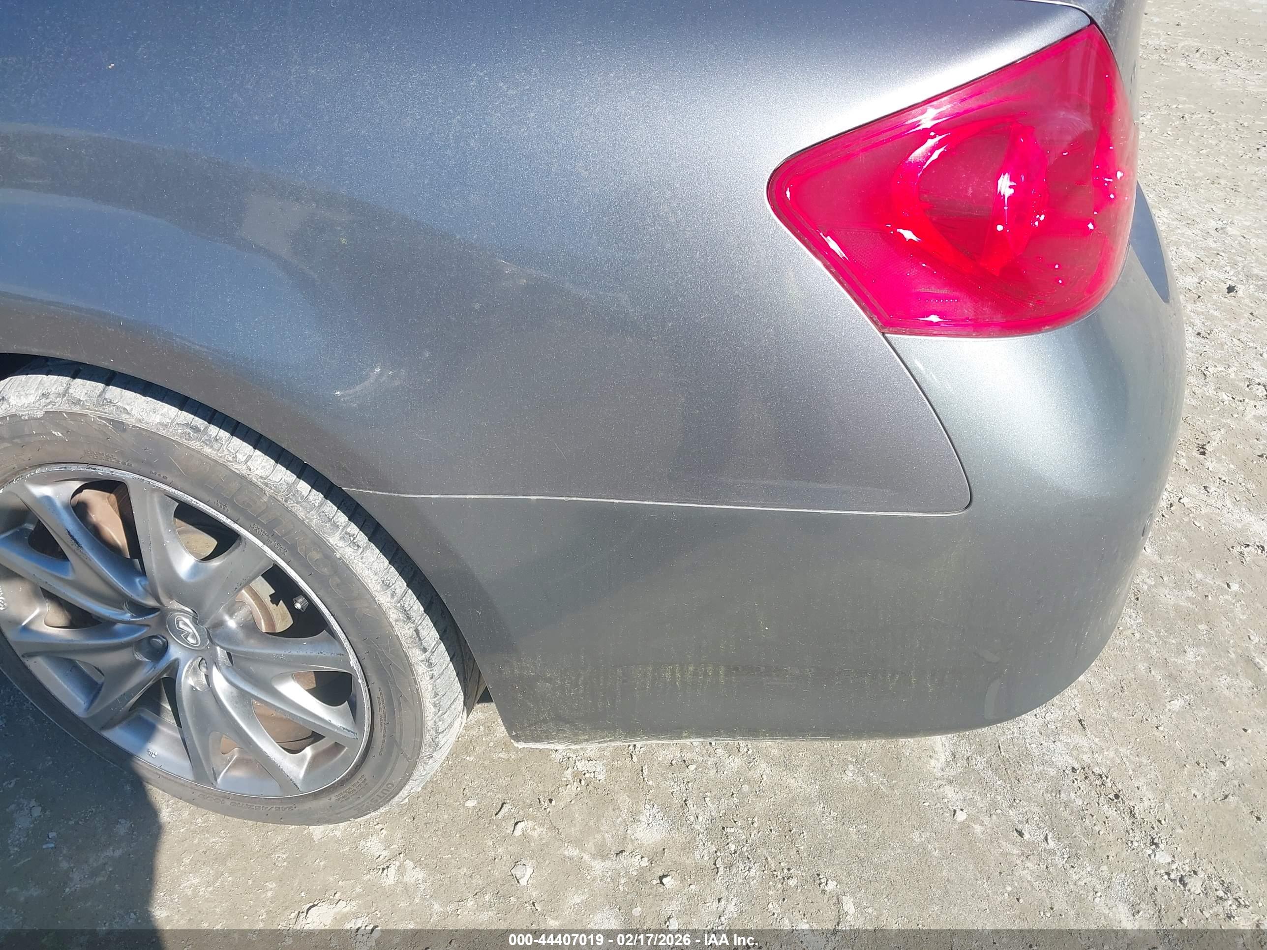 INFINITI G37 image 6