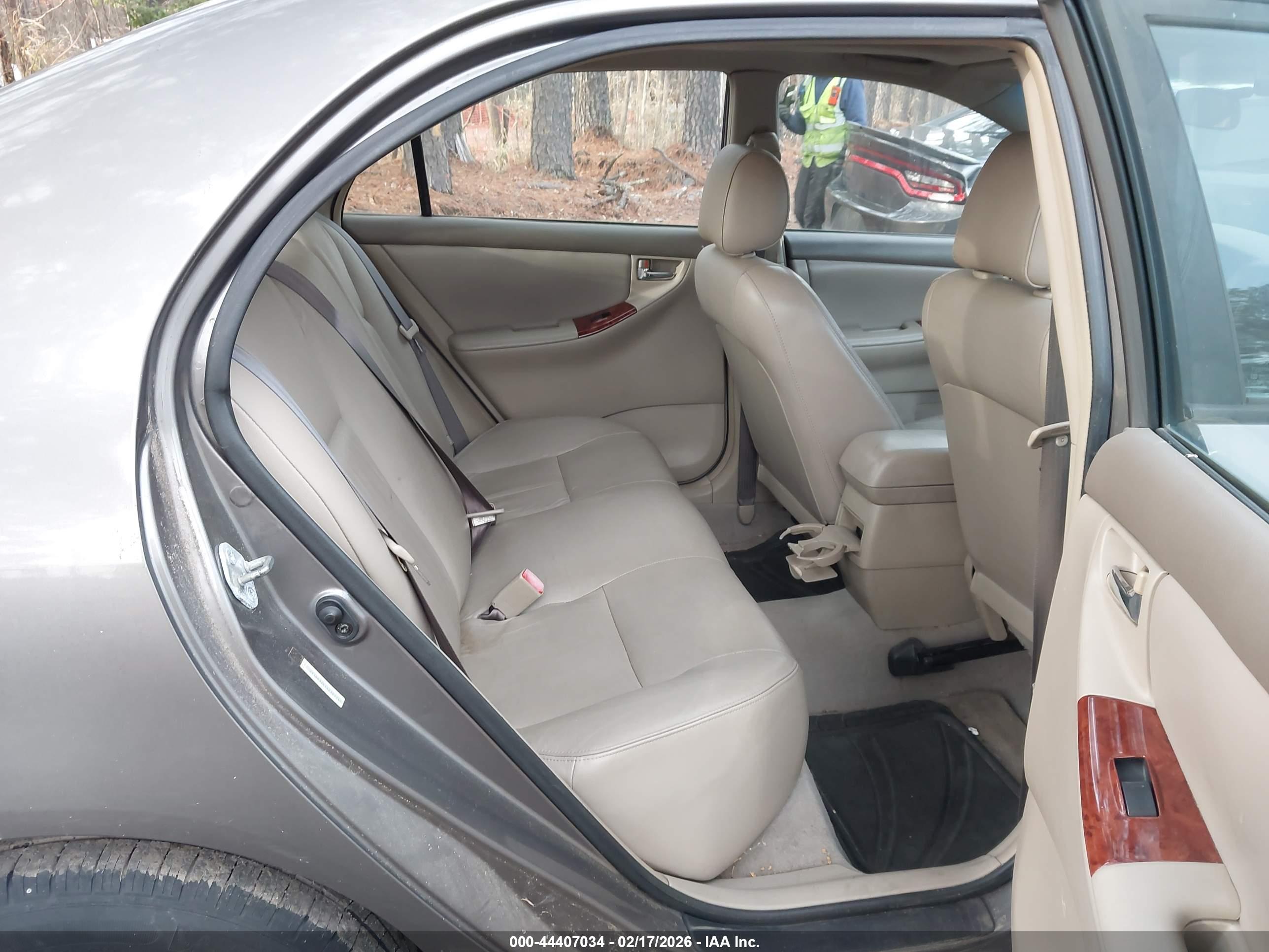 TOYOTA COROLLA image 8