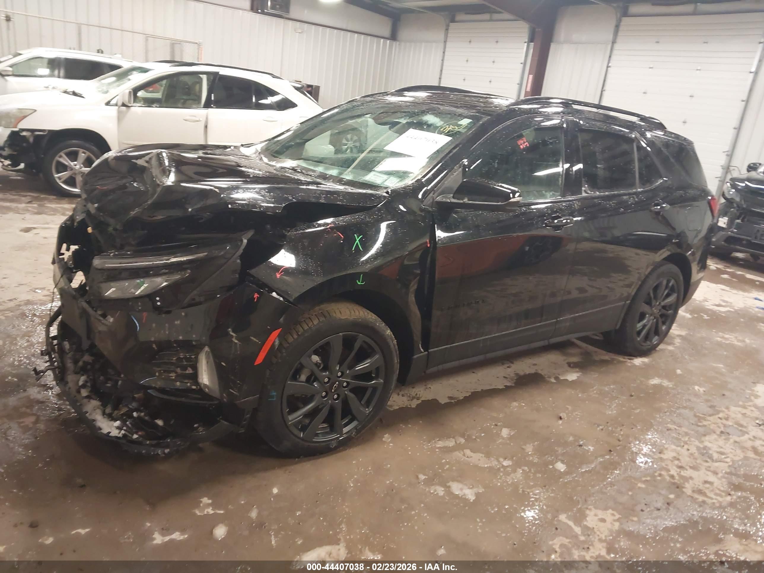 CHEVROLET EQUINOX image 2