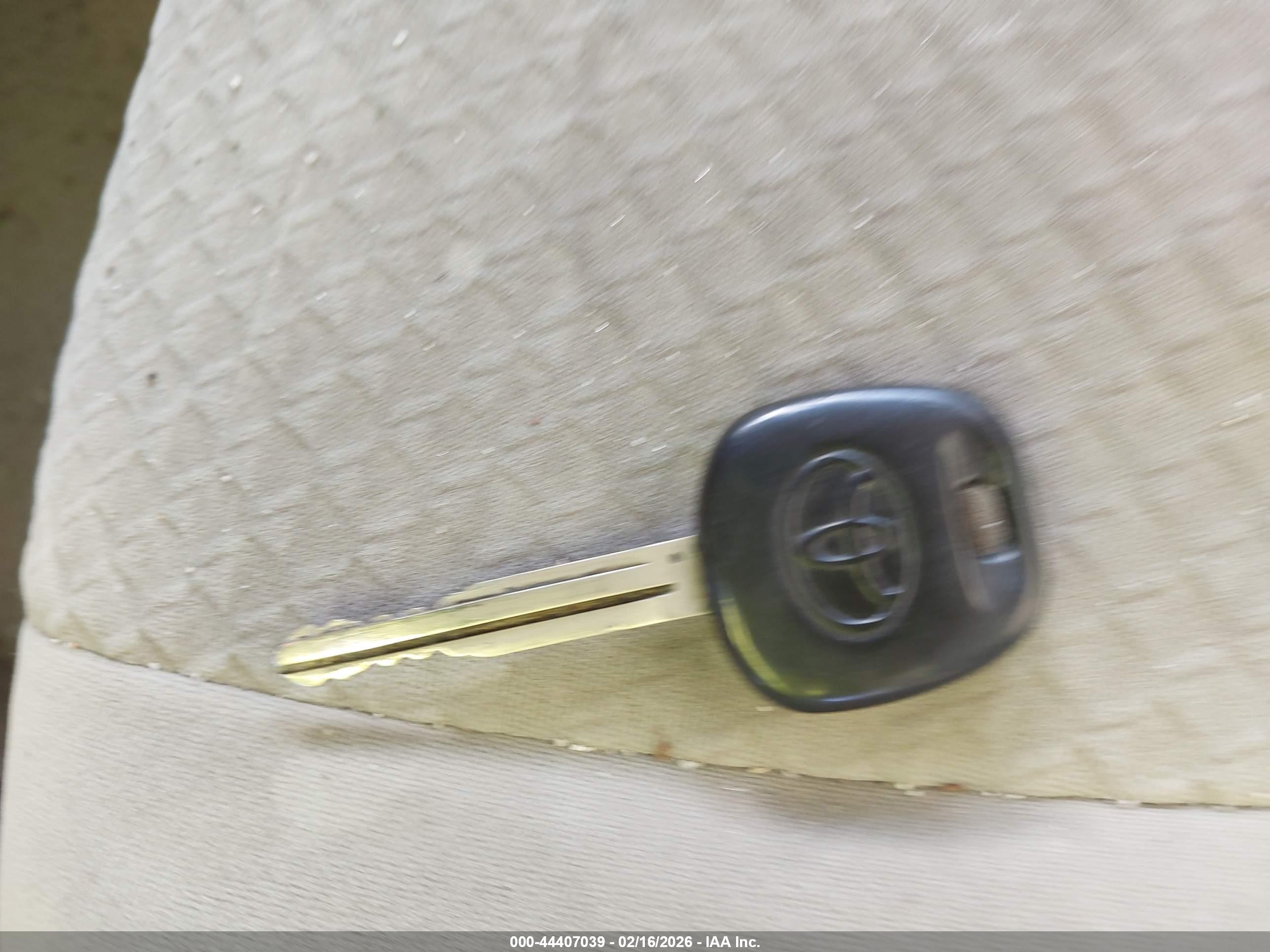 TOYOTA CAMRY image 11