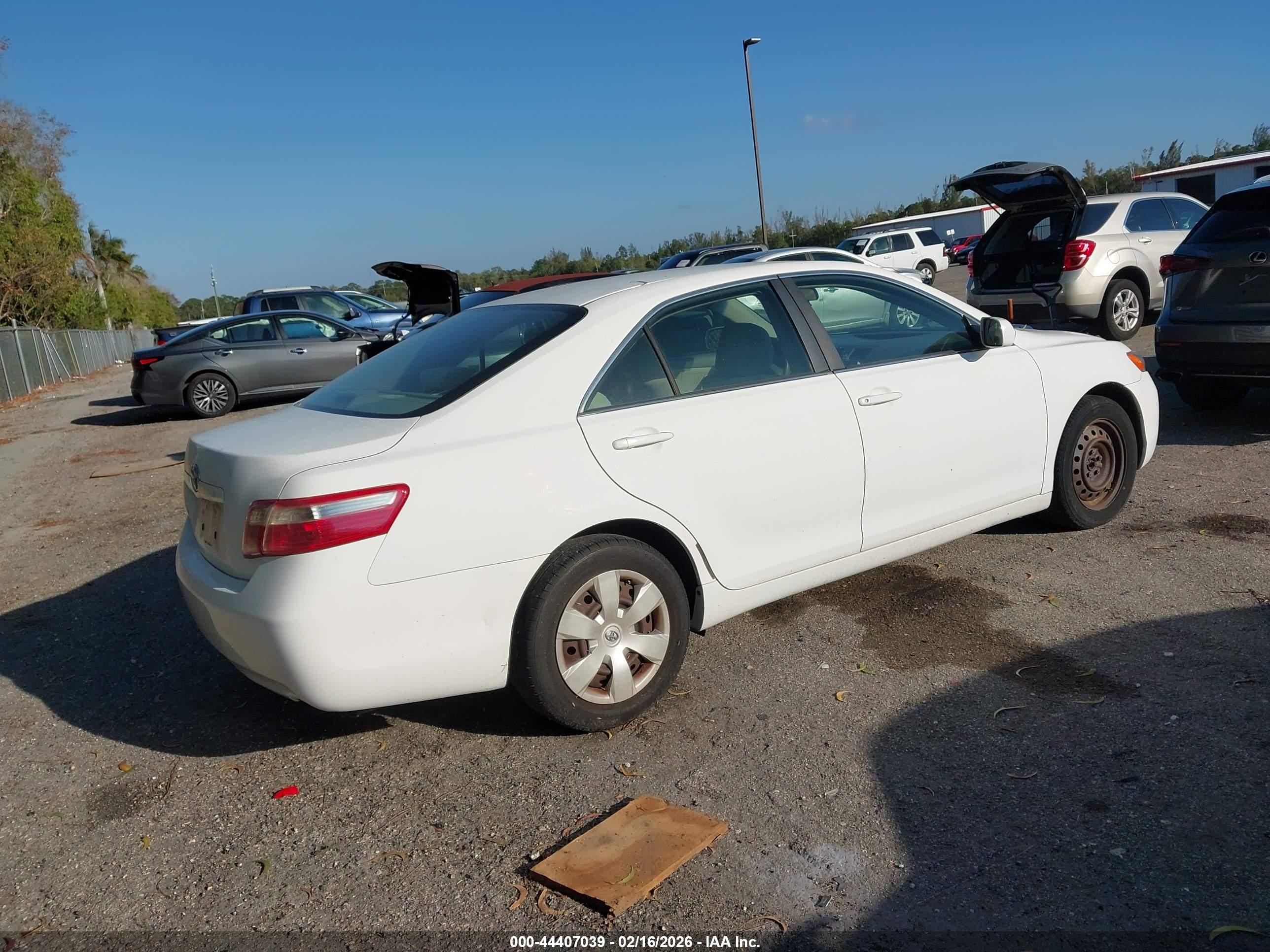 TOYOTA CAMRY image 4