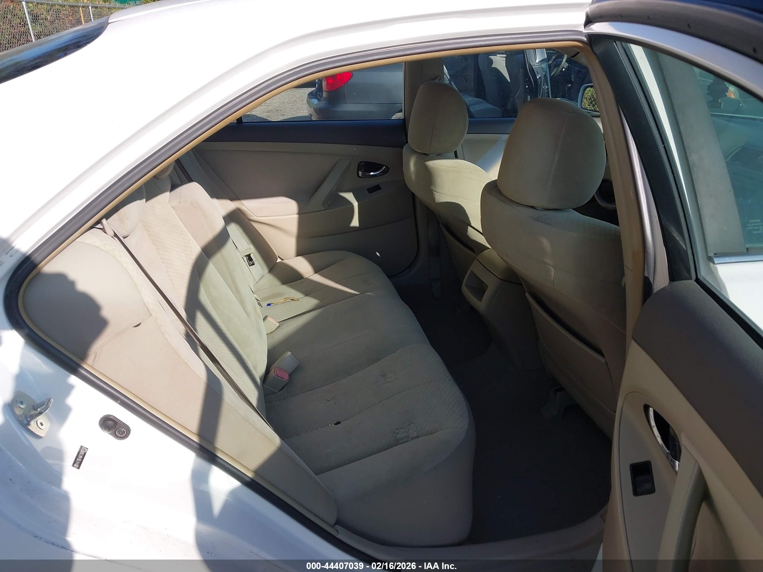 TOYOTA CAMRY image 8