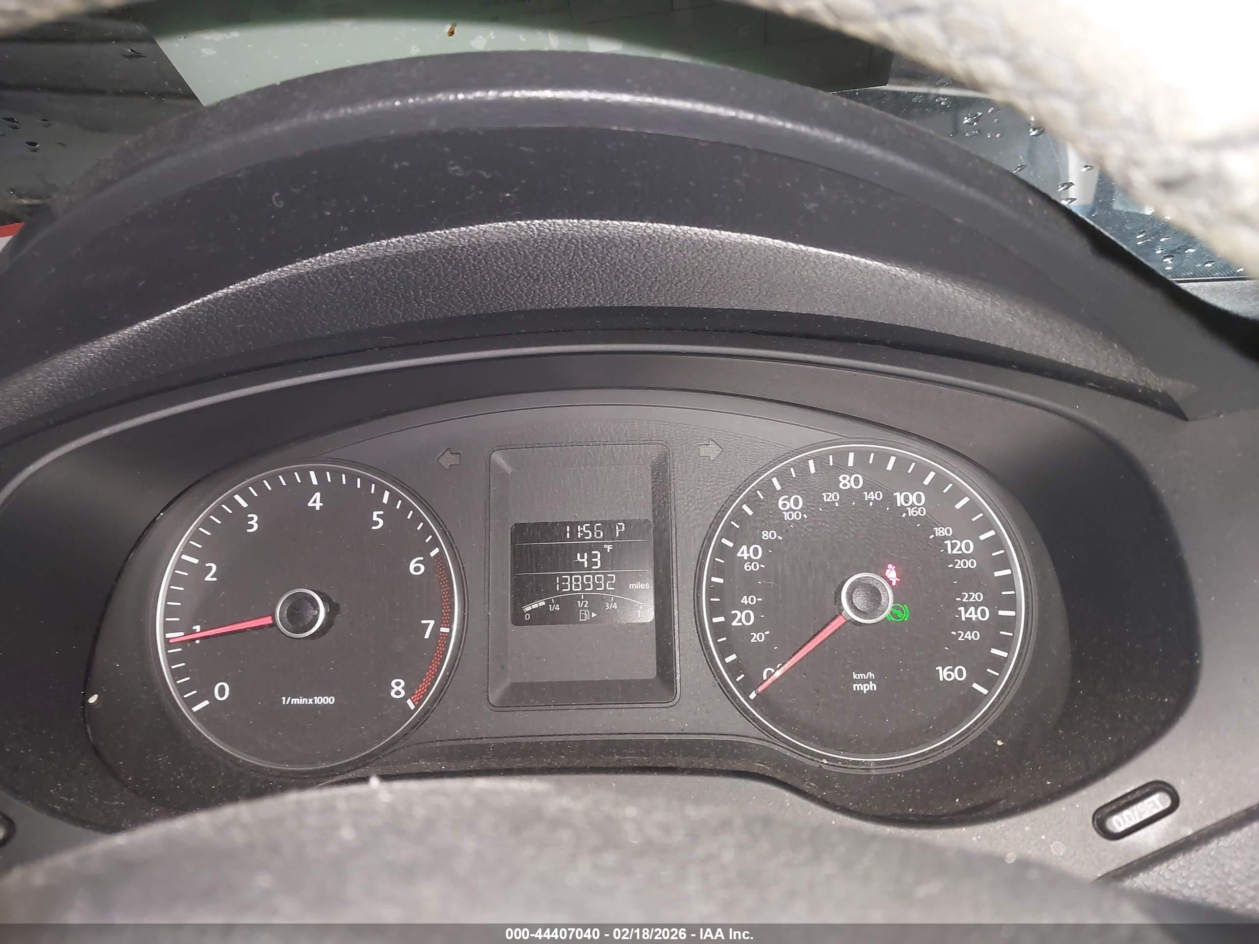 VOLKSWAGEN JETTA image 7