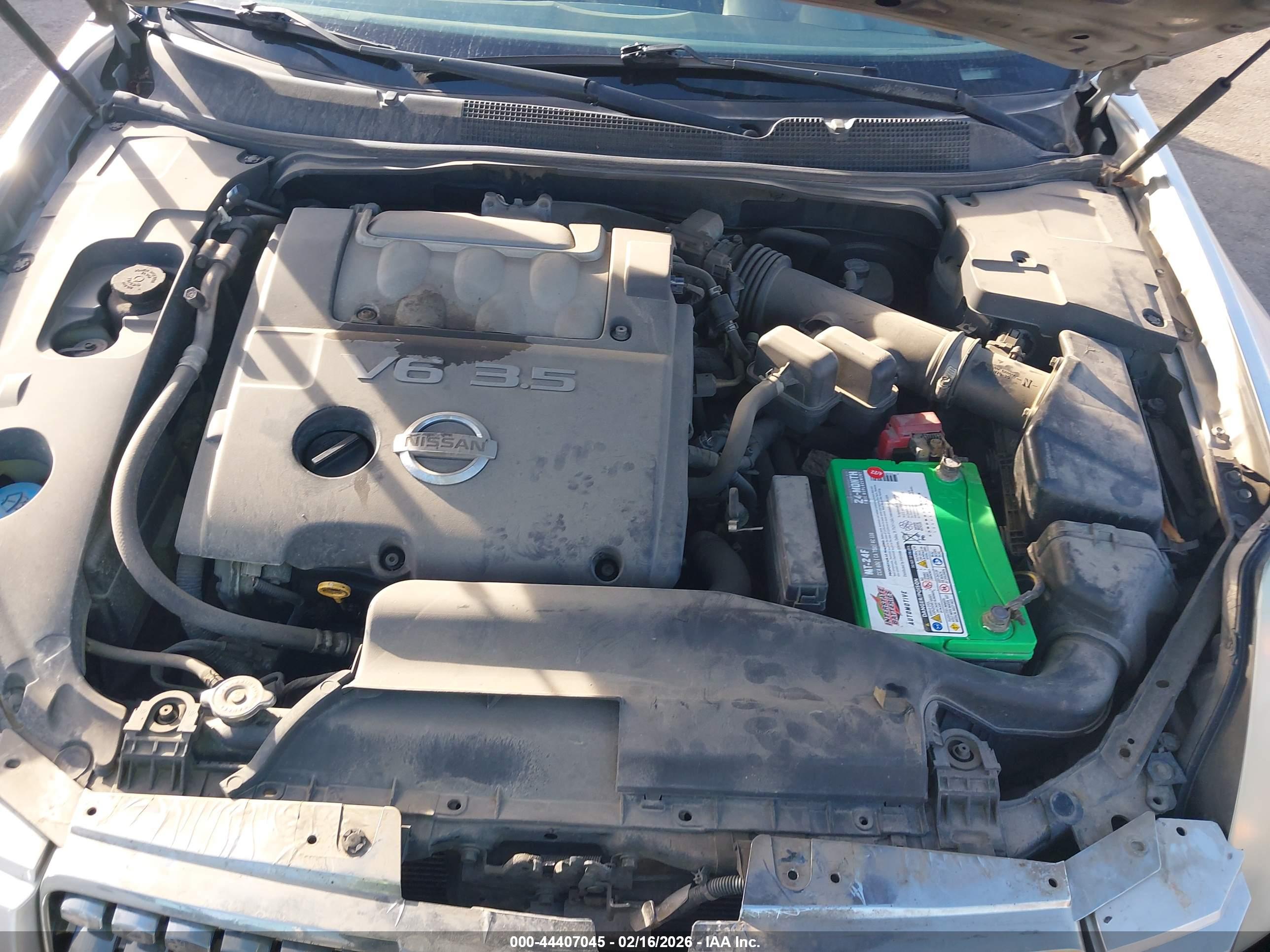 NISSAN MAXIMA image 10