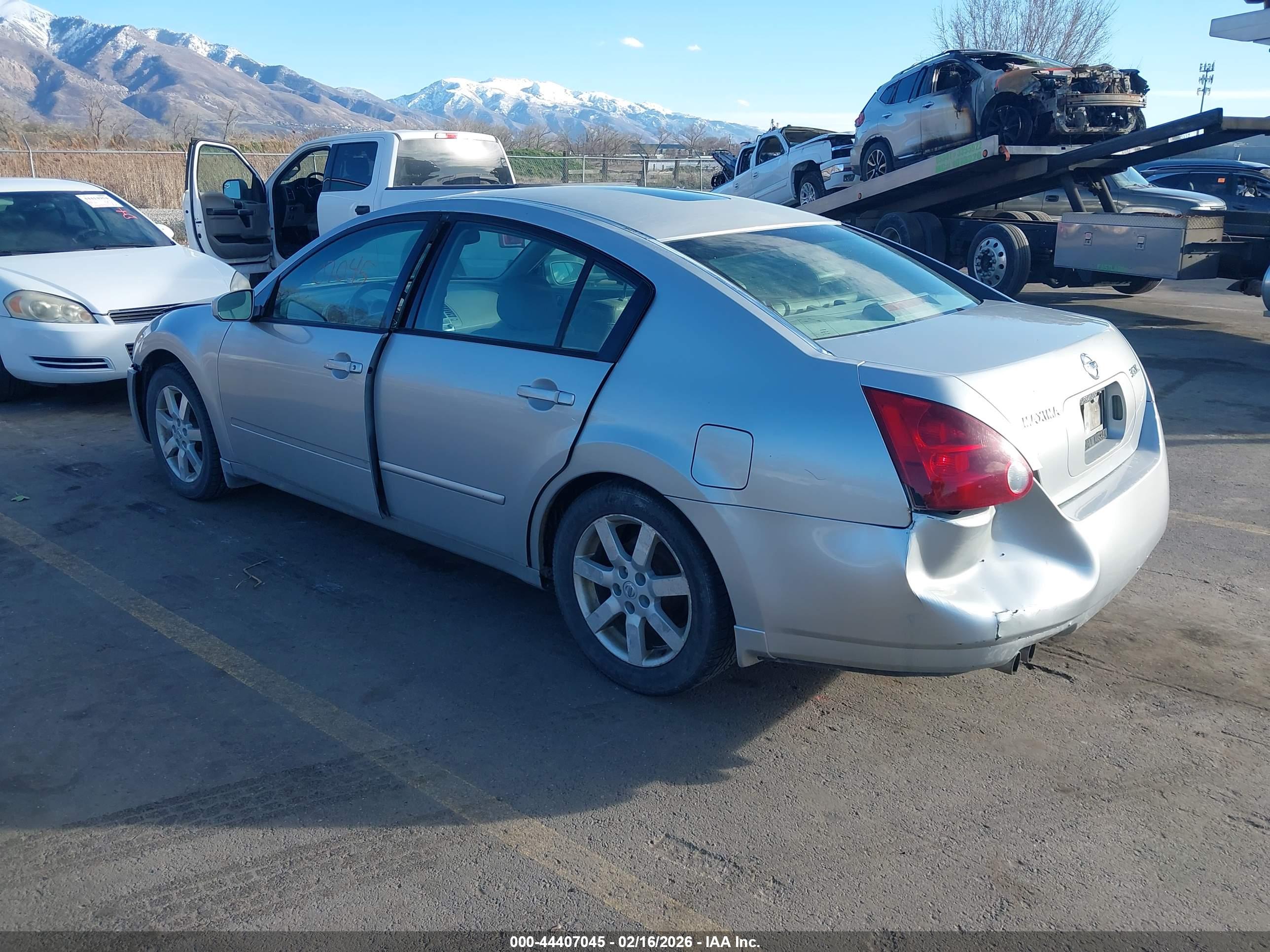 NISSAN MAXIMA image 3