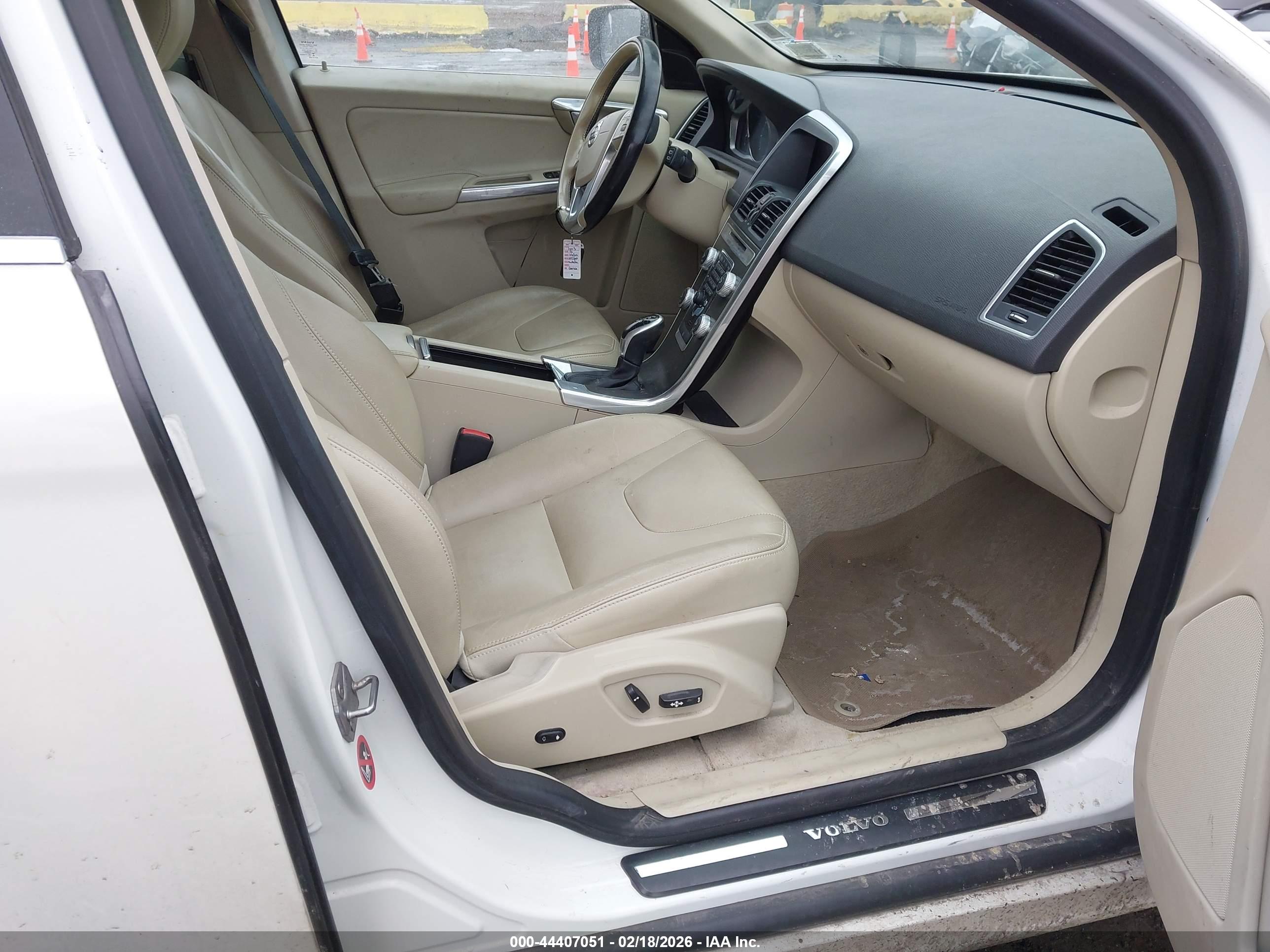 VOLVO XC60 image 5