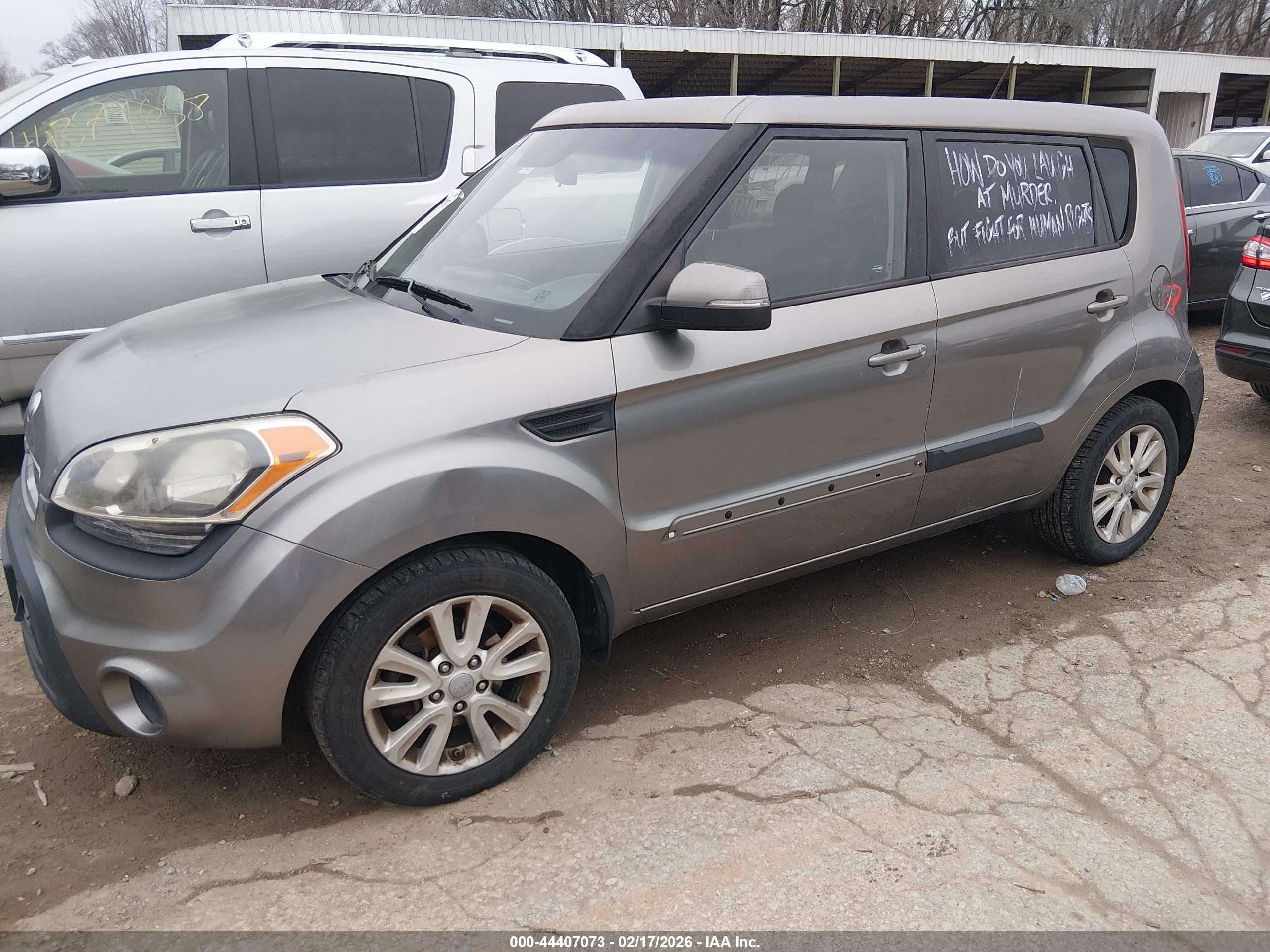 KIA SOUL image 2