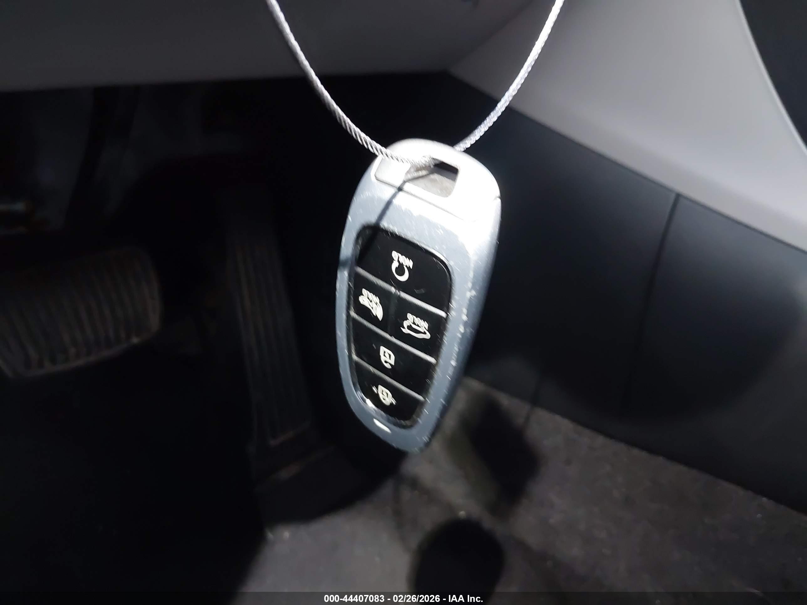 HYUNDAI TUCSON image 11
